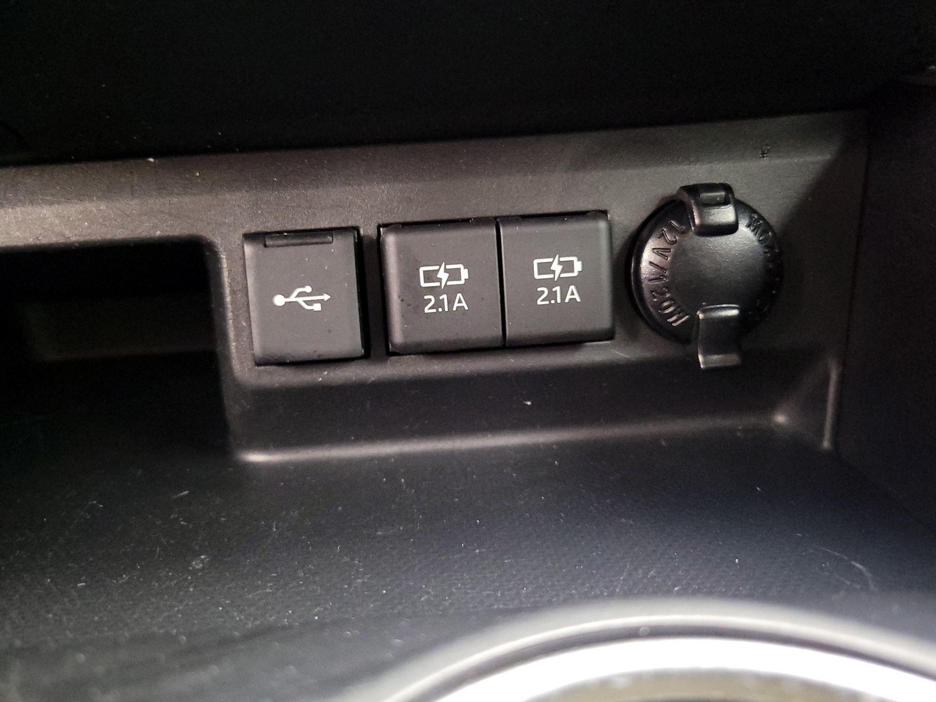 Thumbnail: 2021 Toyota Highlander - 18