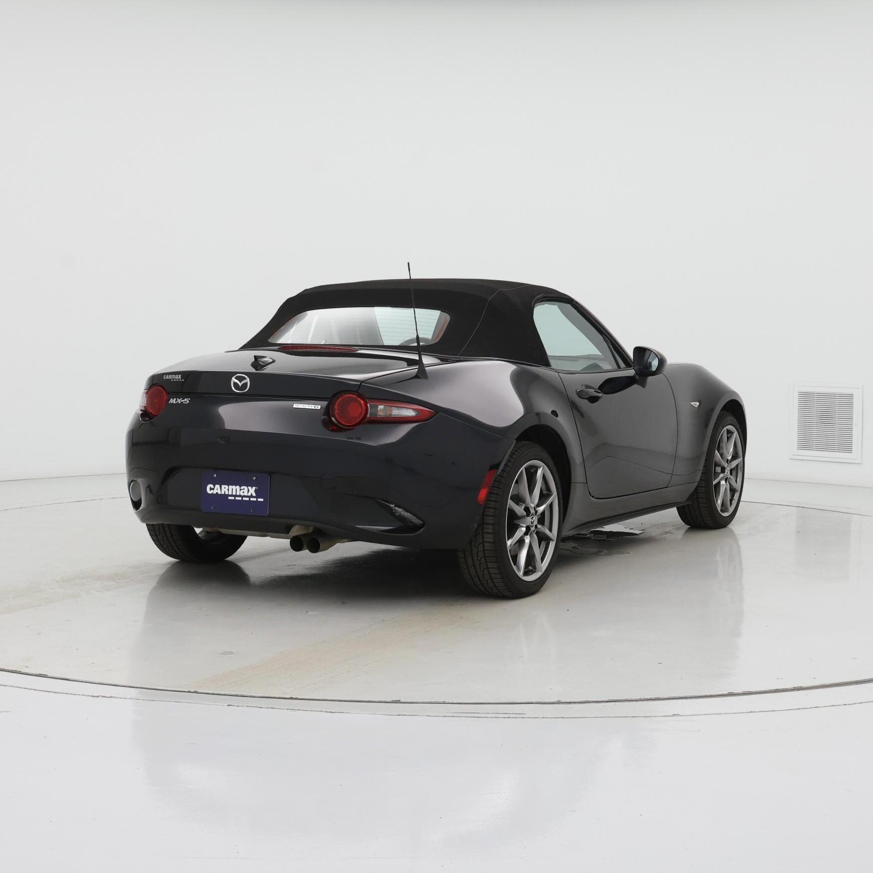 Thumbnail: 2023 Mazda MX-5 Miata - 8