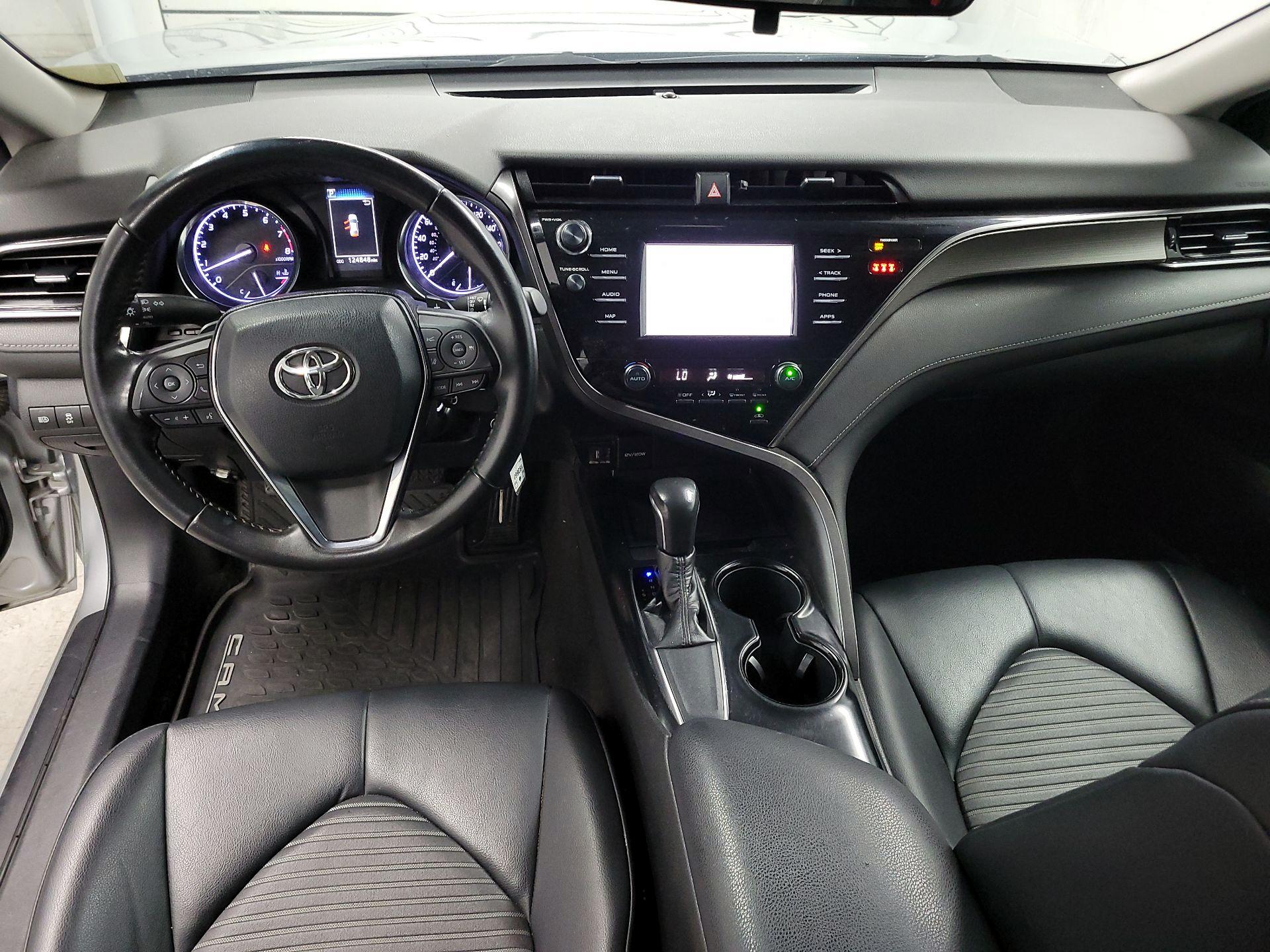 Thumbnail: 2019 Toyota Camry - 9