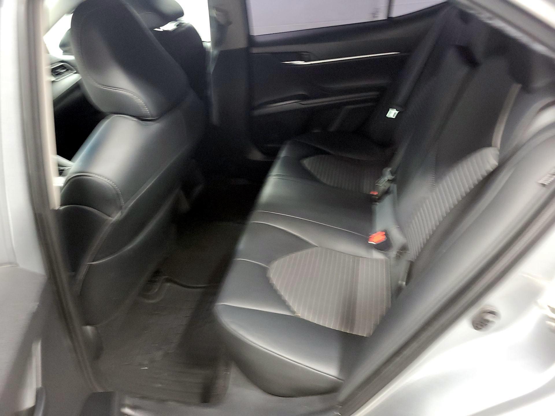 Thumbnail: 2019 Toyota Camry - 18