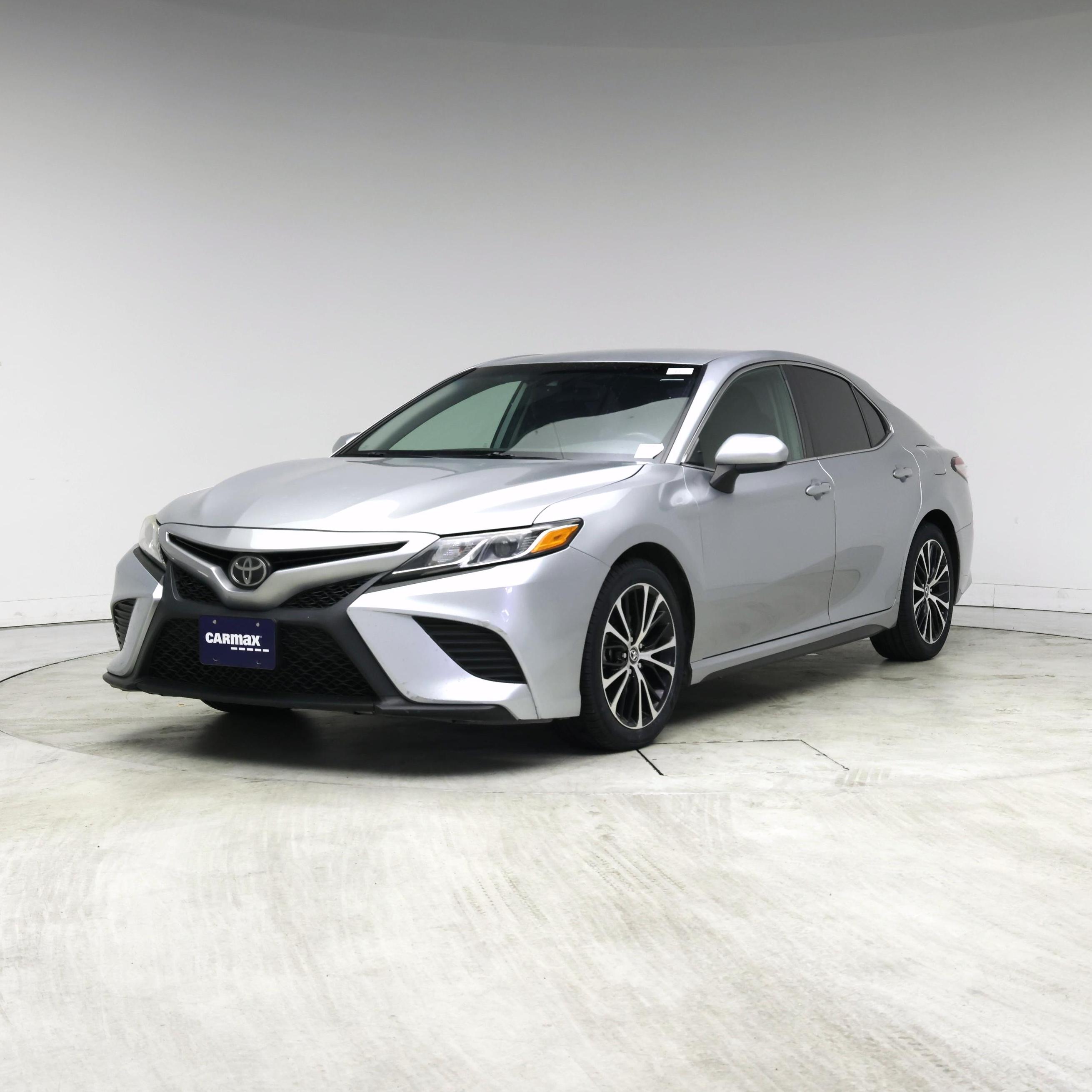 Thumbnail: 2019 Toyota Camry - 4