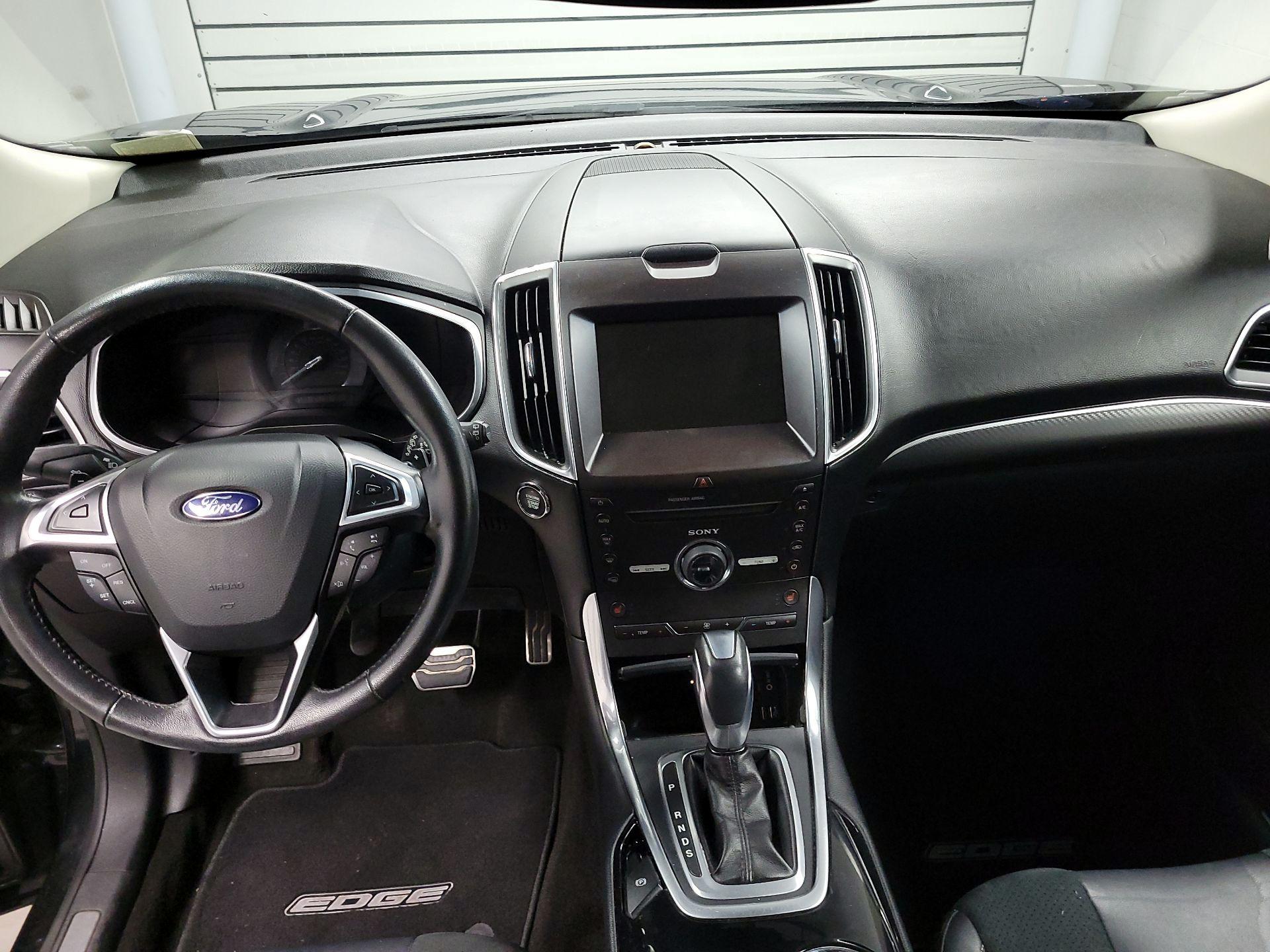 Thumbnail: 2015 Ford Edge - 9