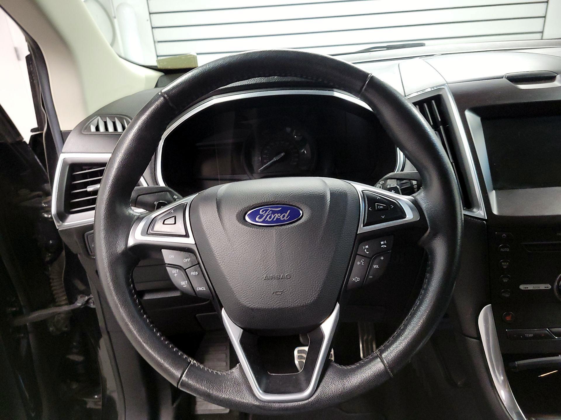 Thumbnail: 2015 Ford Edge - 10