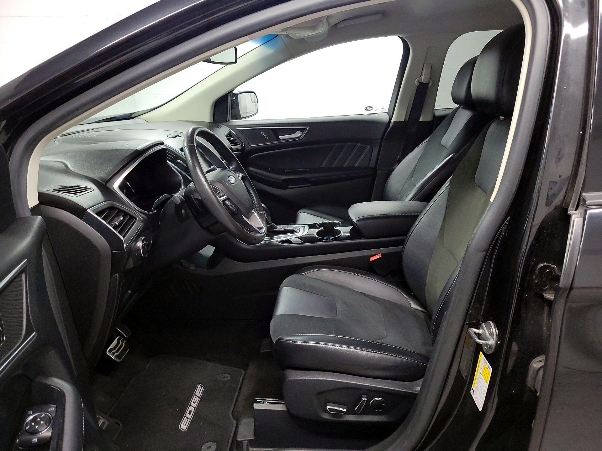 Thumbnail: 2015 Ford Edge - 11