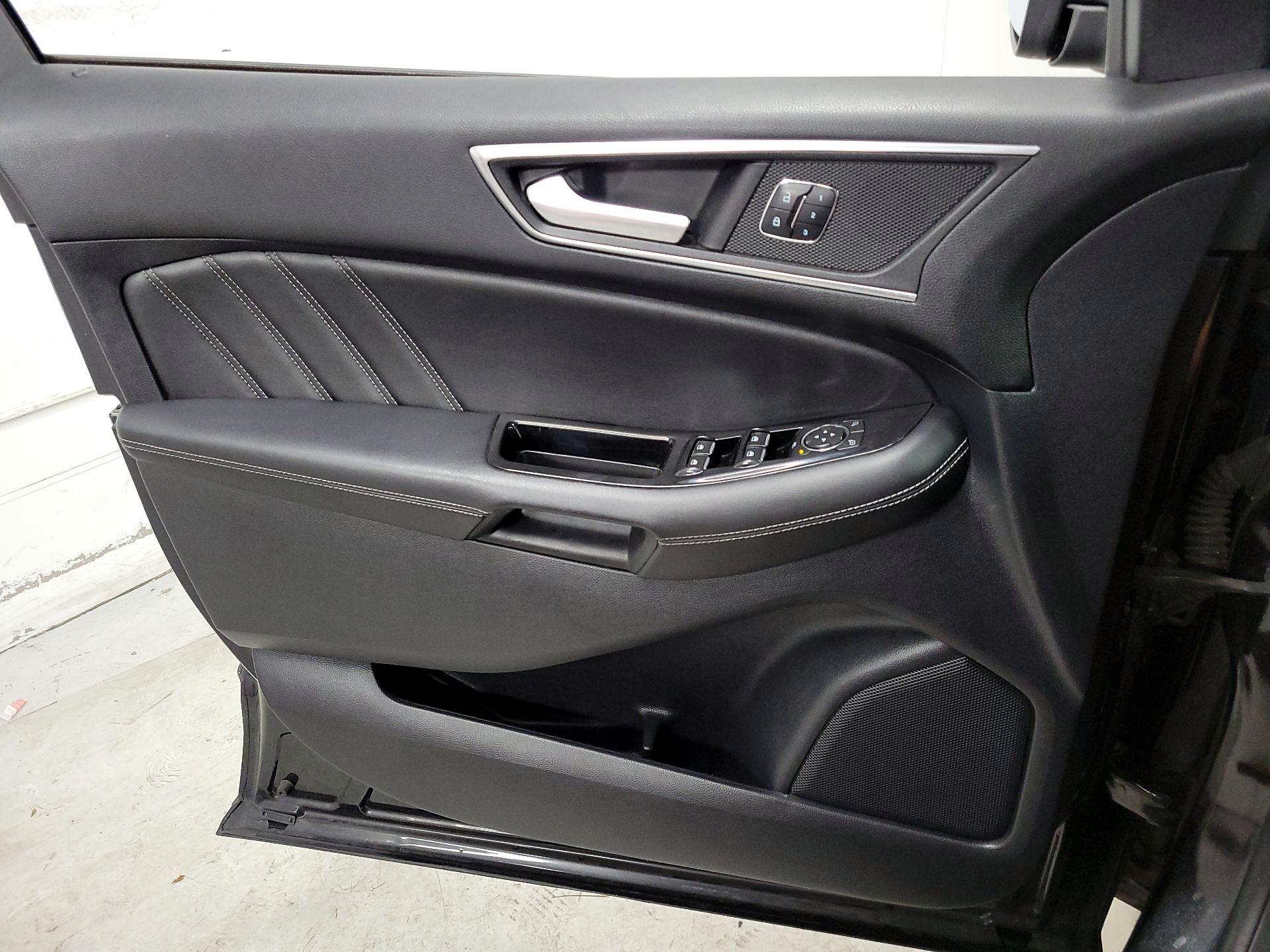 Thumbnail: 2015 Ford Edge - 12