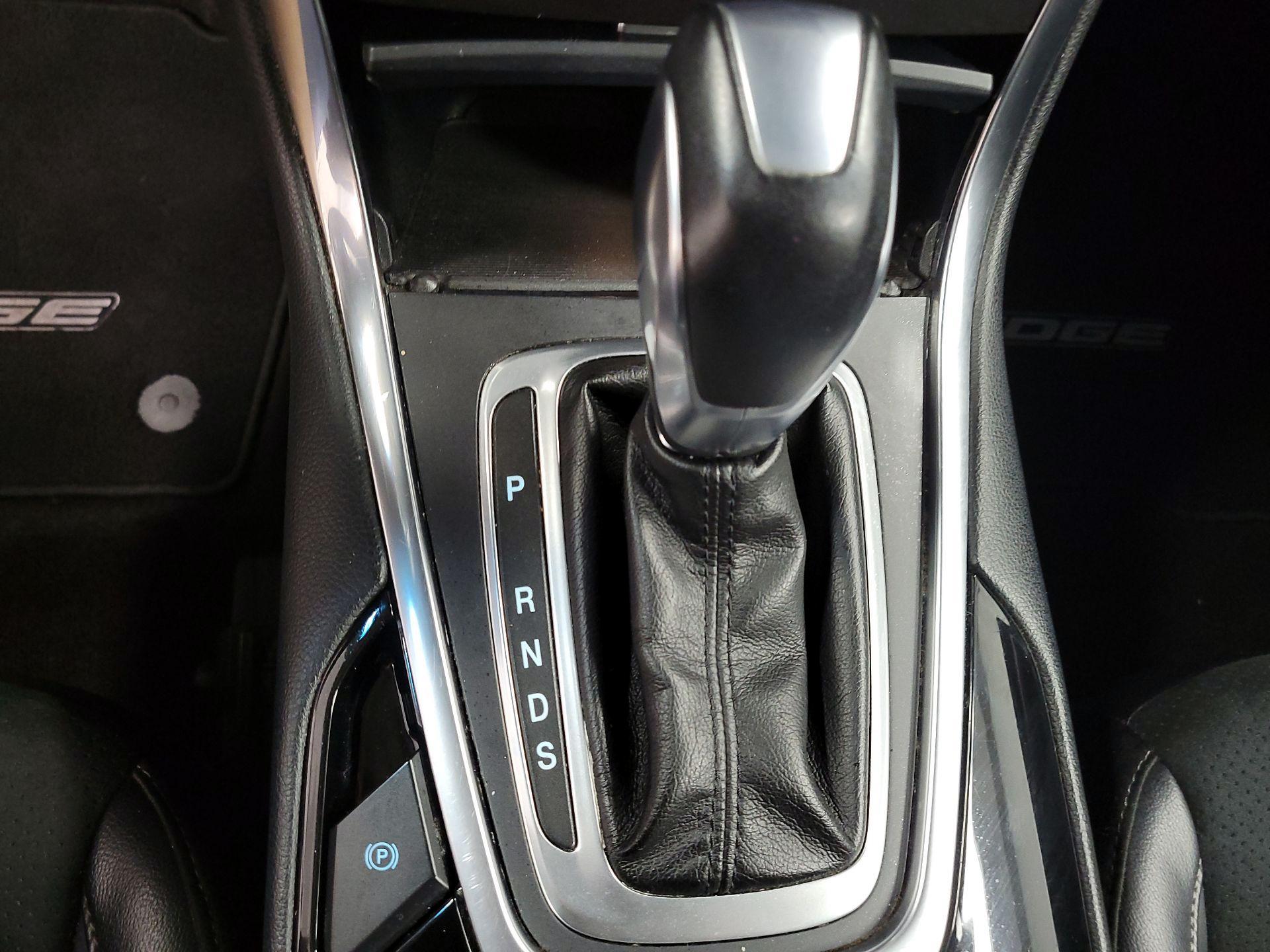 Thumbnail: 2015 Ford Edge - 17