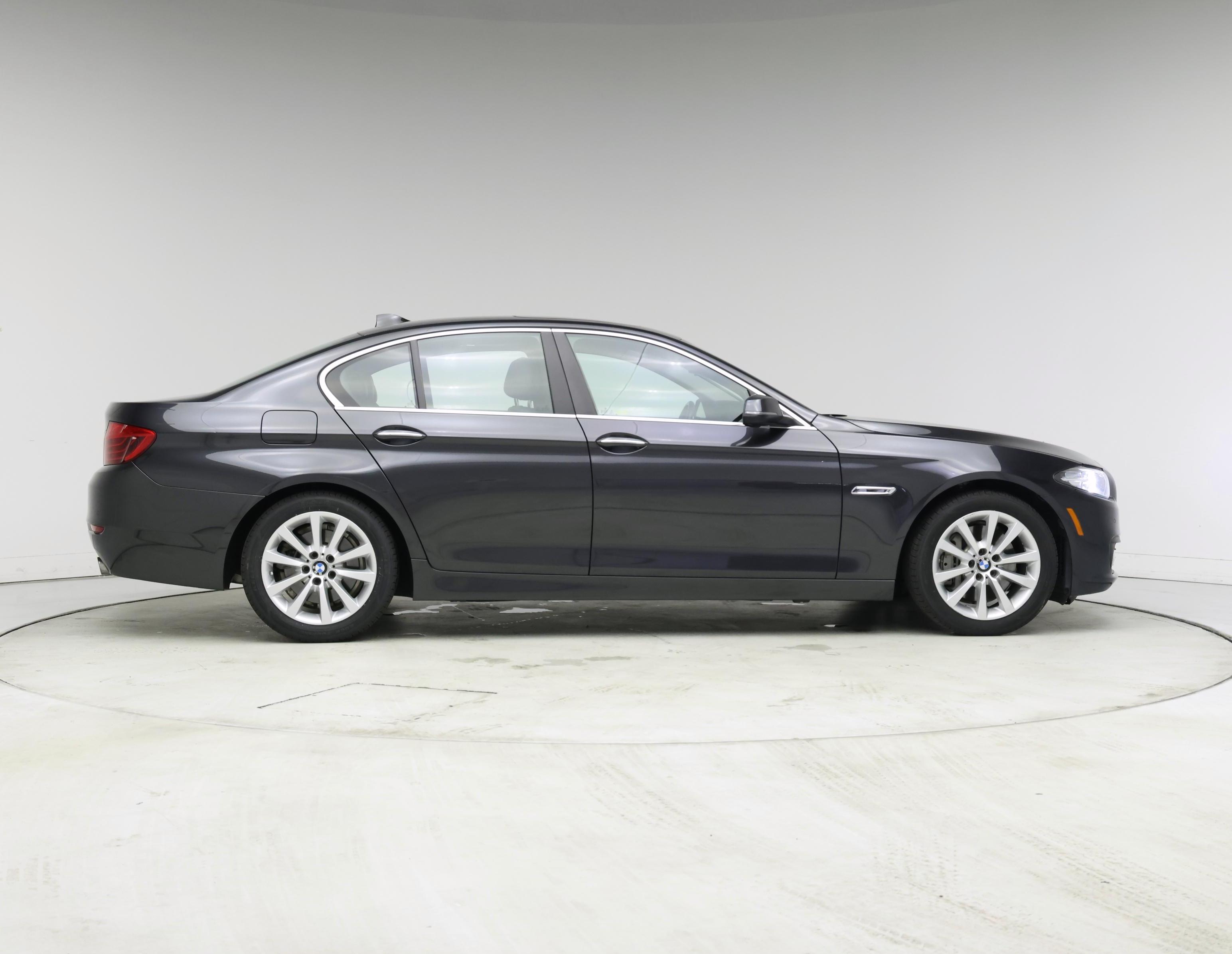 Thumbnail: 2016 BMW 5 Series - 7