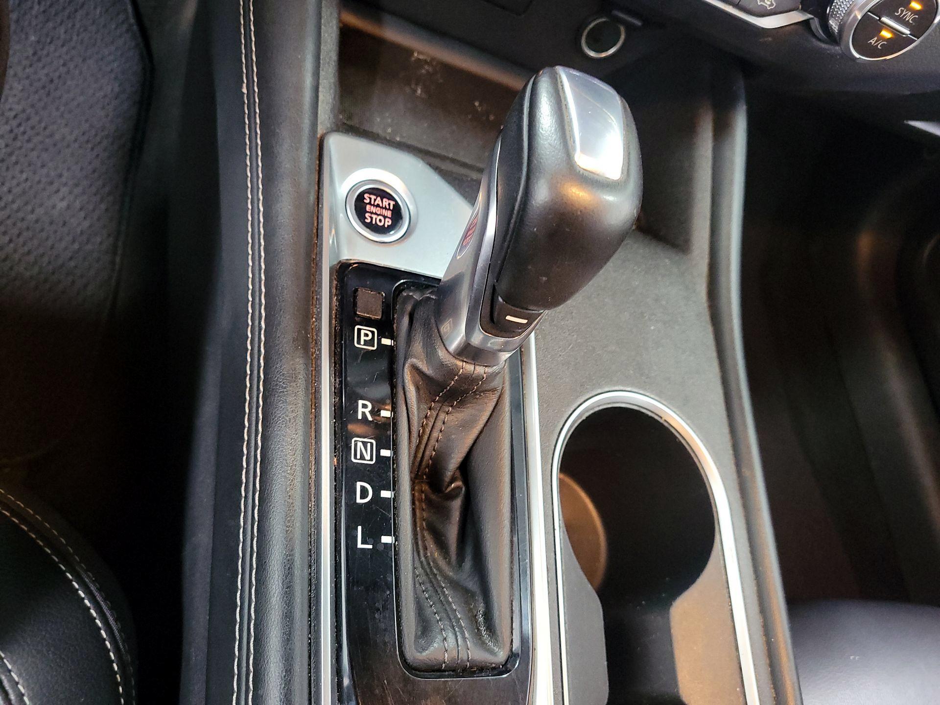 Thumbnail: 2019 Nissan Altima - 16