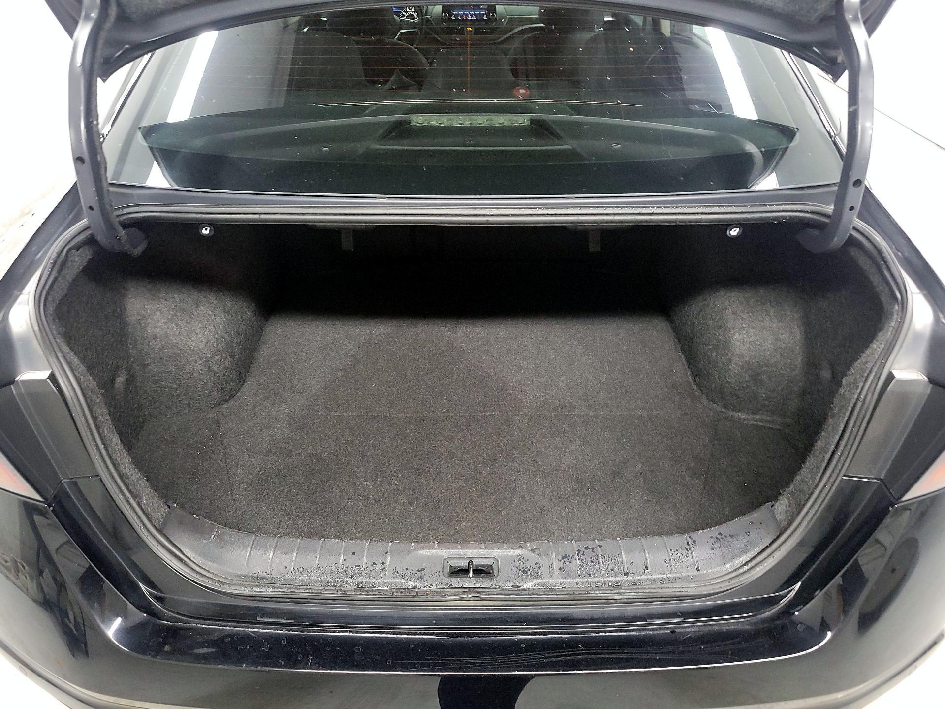 Thumbnail: 2019 Nissan Altima - 18