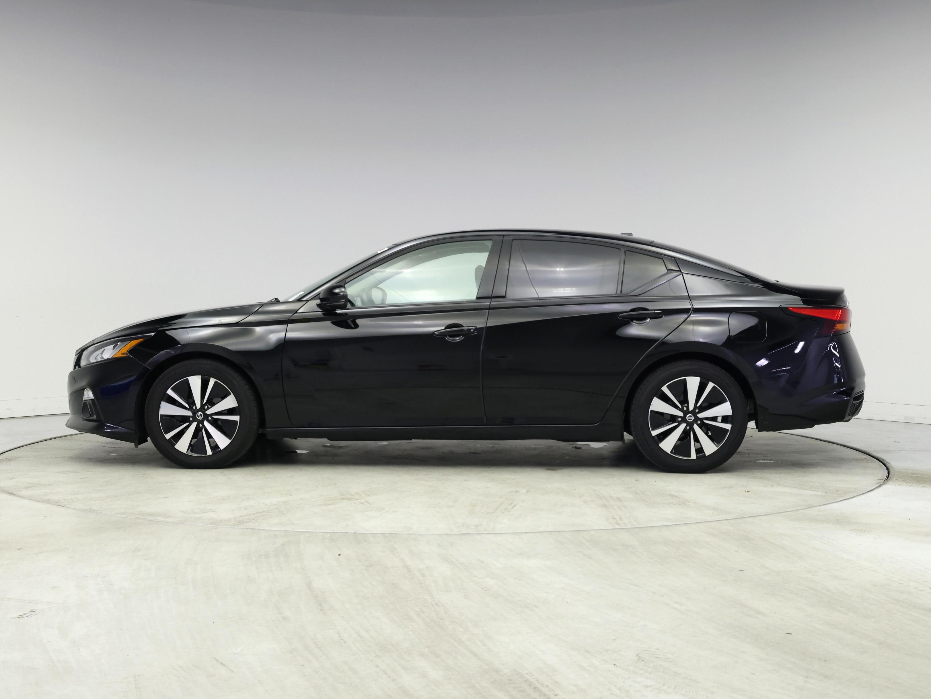 Thumbnail: 2019 Nissan Altima - 3