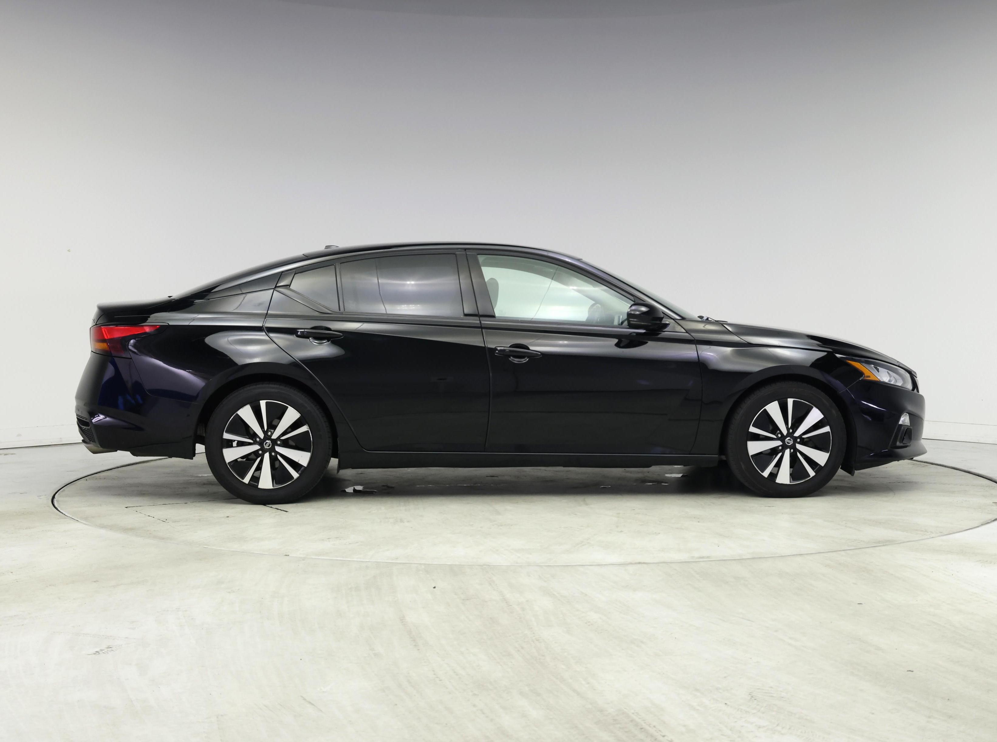 Thumbnail: 2019 Nissan Altima - 7