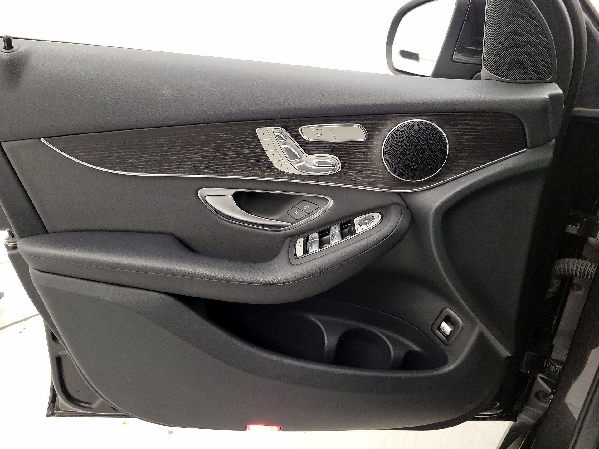 Thumbnail: 2022 Mercedes-Benz GLC - 12