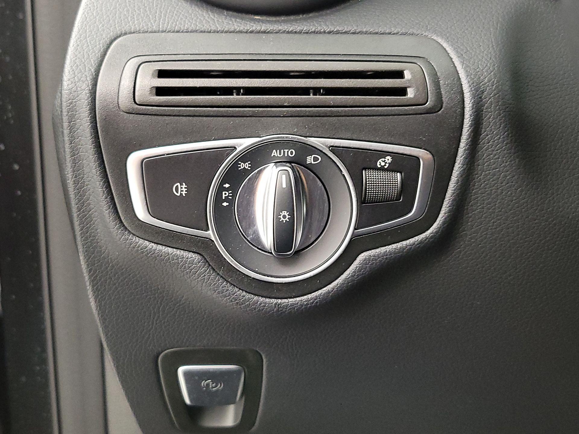 Thumbnail: 2022 Mercedes-Benz GLC - 13