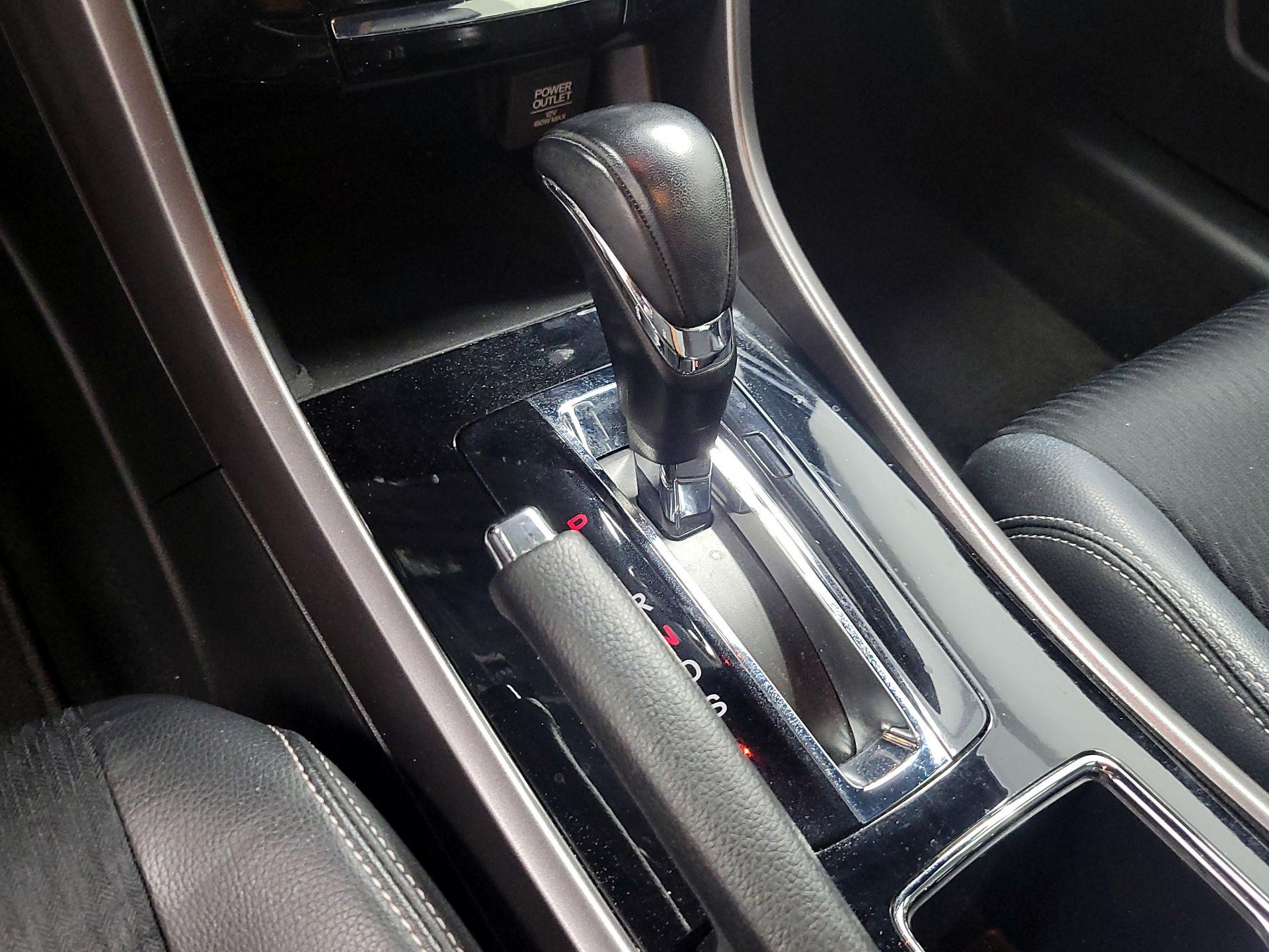 Thumbnail: 2016 Honda Accord - 17