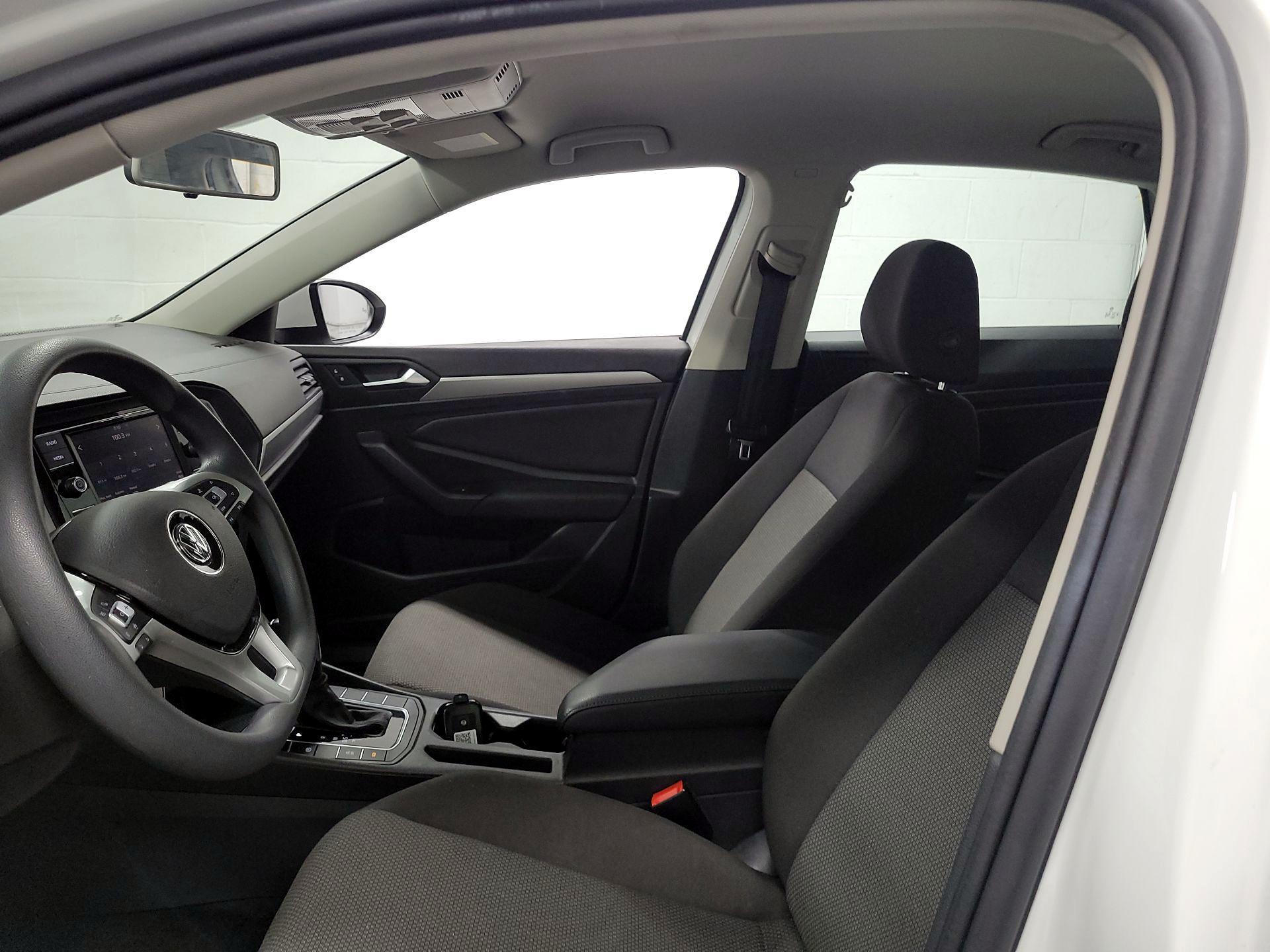 Thumbnail: 2019 Volkswagen Jetta - 11