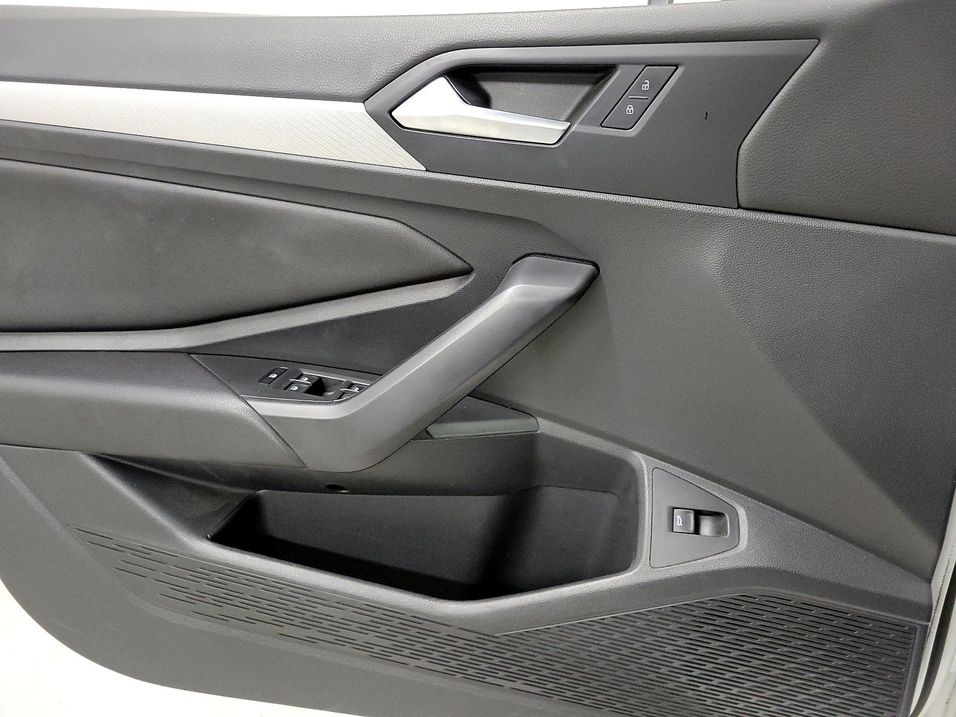 Thumbnail: 2019 Volkswagen Jetta - 12