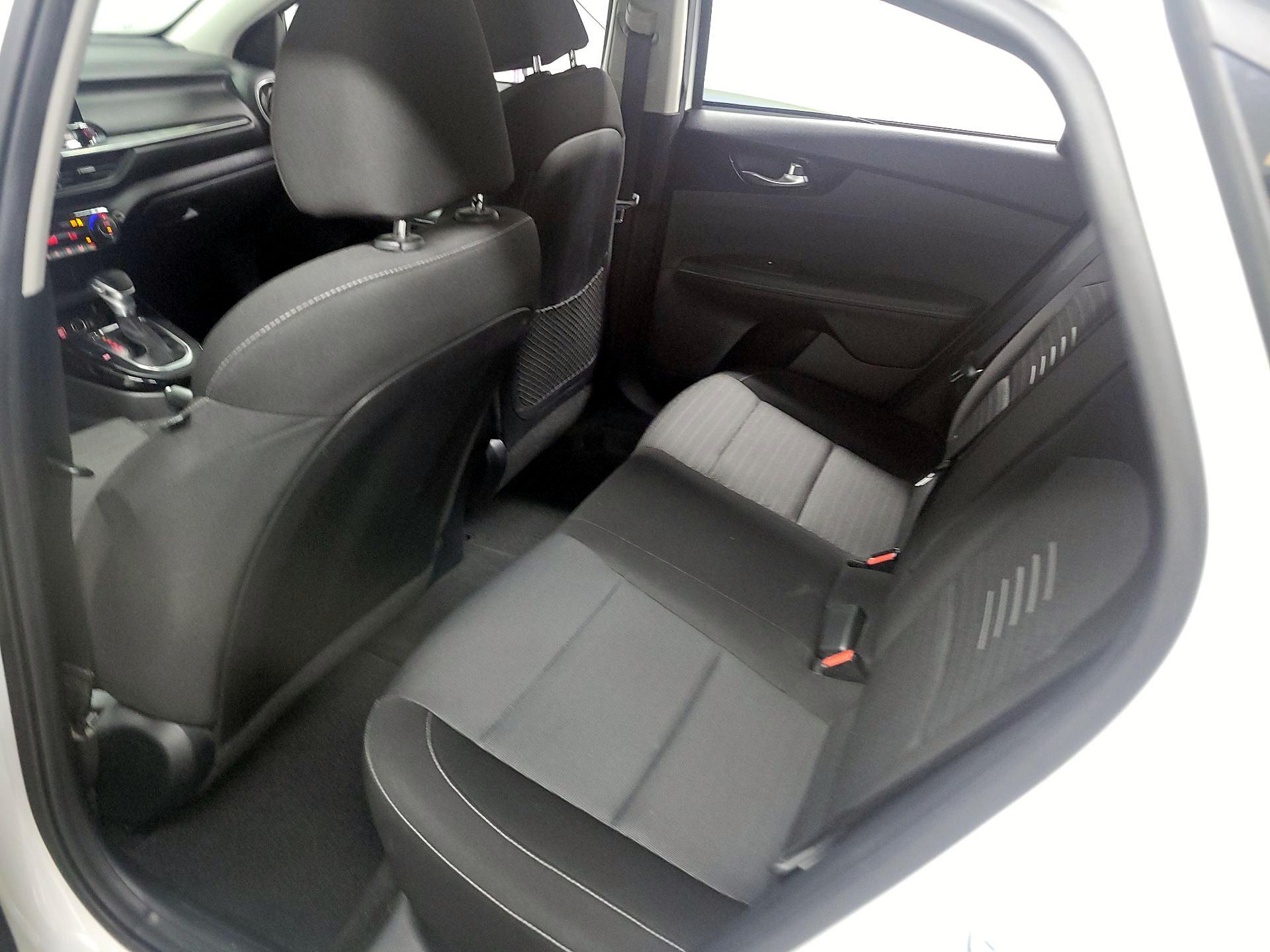 Thumbnail: 2019 Kia Forte - 17