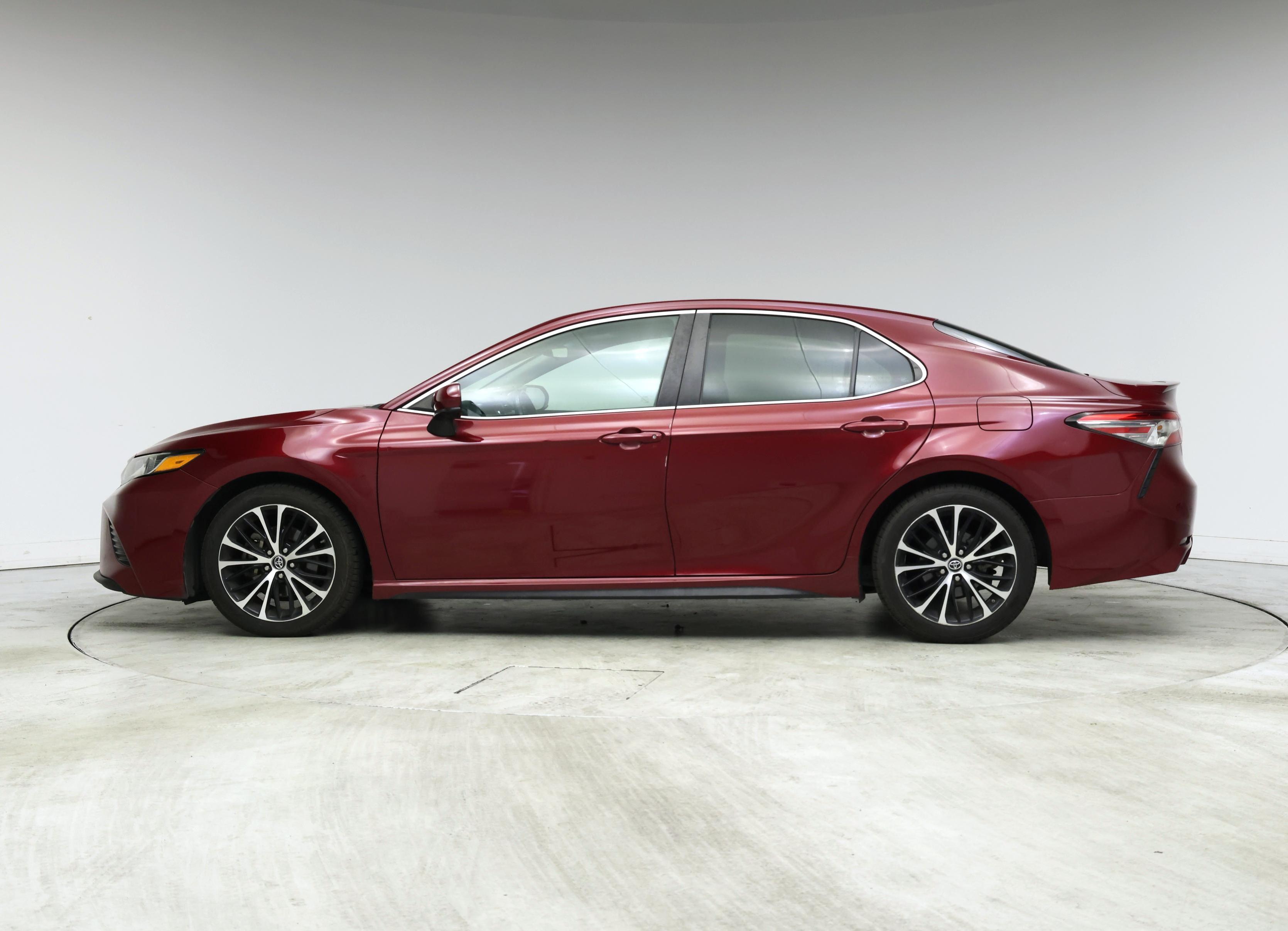 Thumbnail: 2018 Toyota Camry - 3