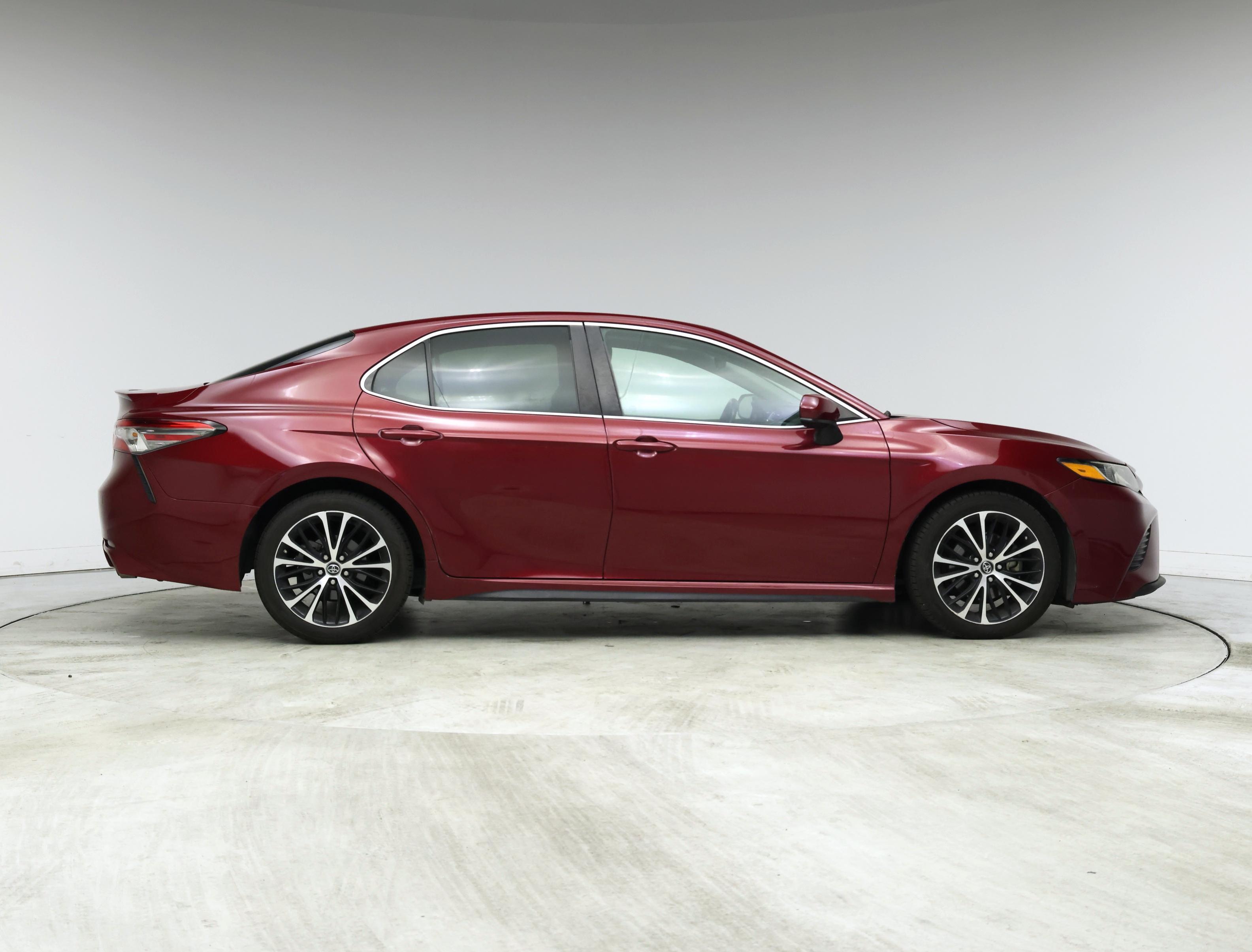 Thumbnail: 2018 Toyota Camry - 7