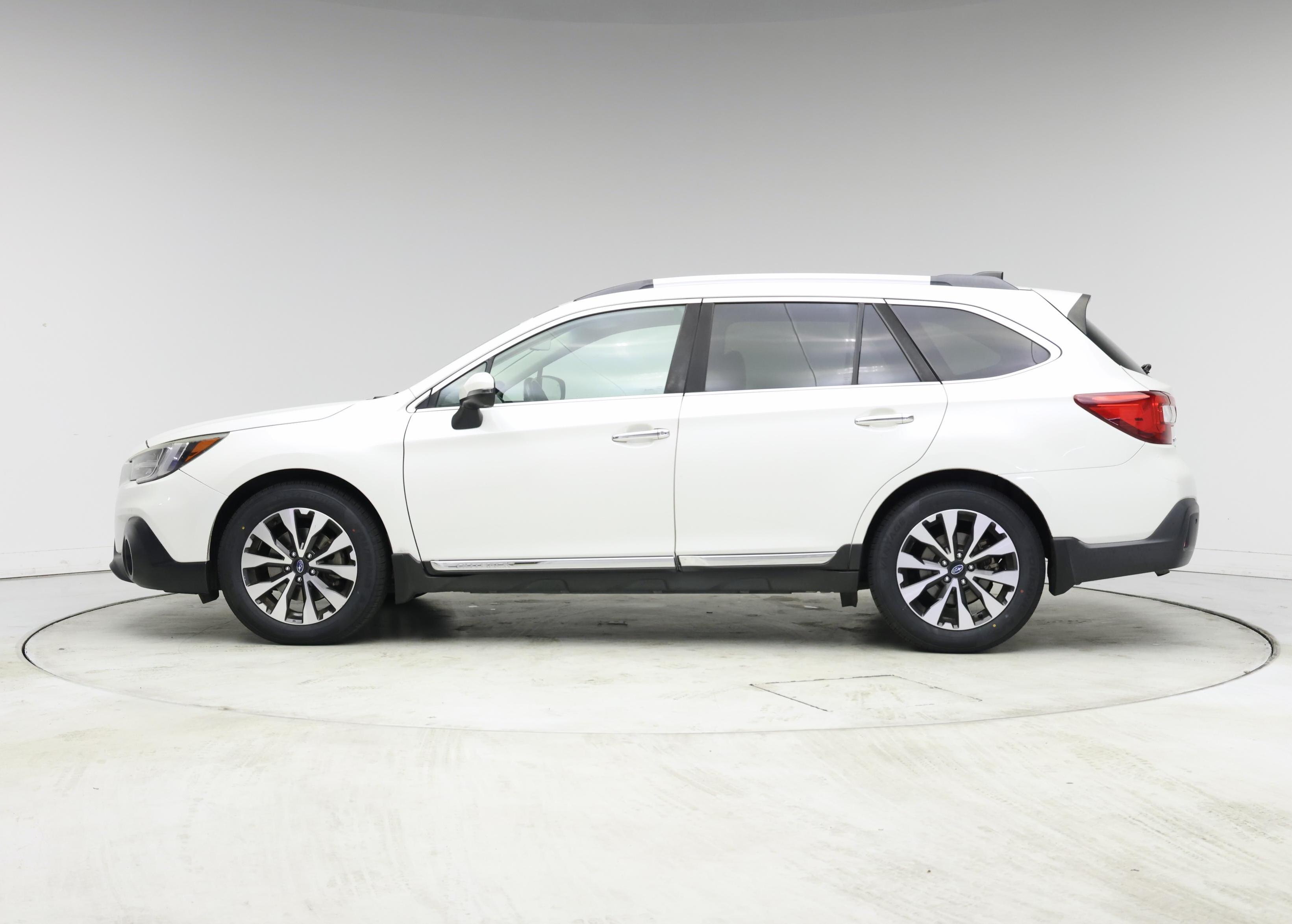 Thumbnail: 2018 Subaru Outback - 3