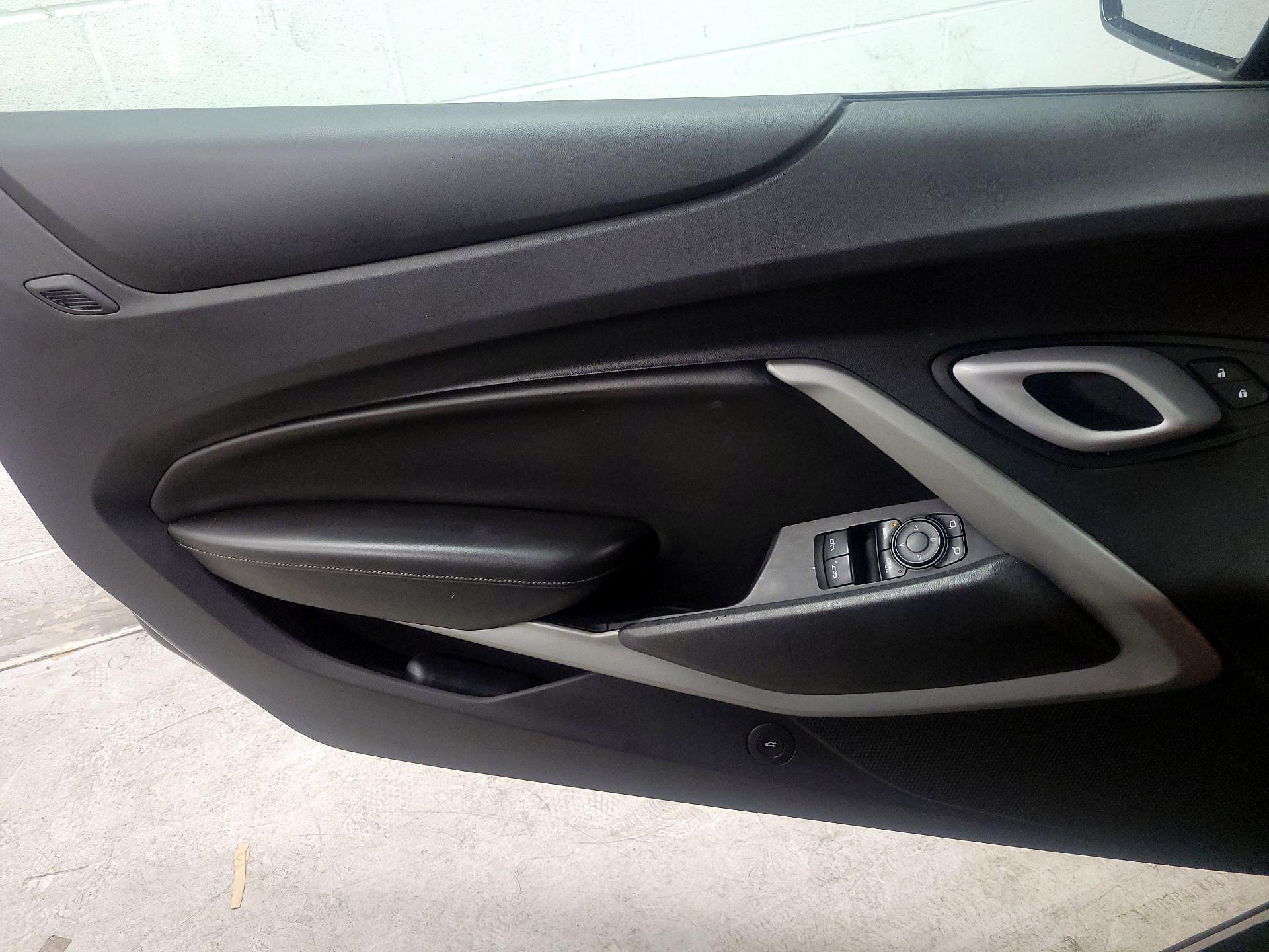 Thumbnail: 2017 Chevrolet Camaro - 12