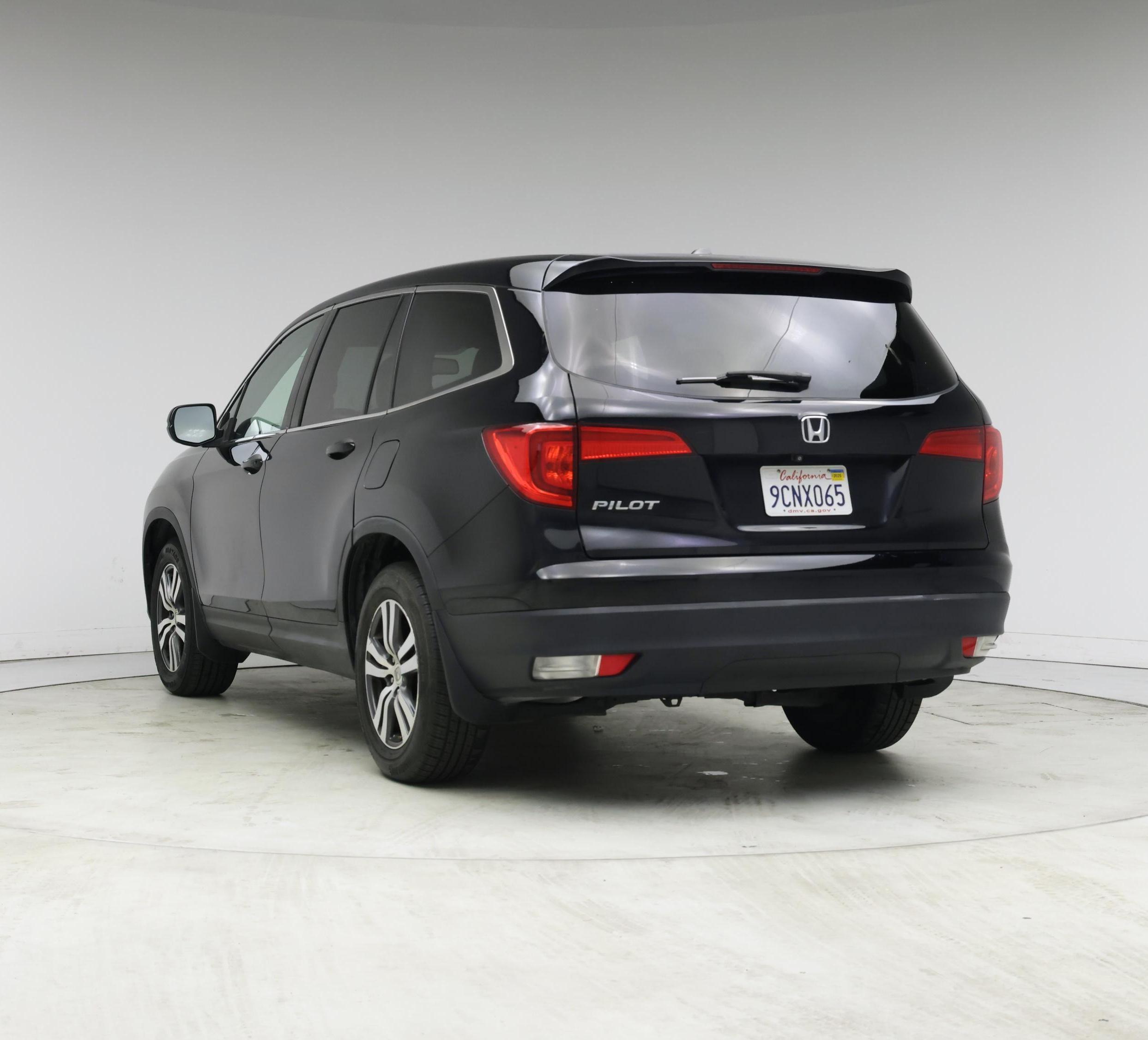 Thumbnail: 2017 Honda Pilot - 2