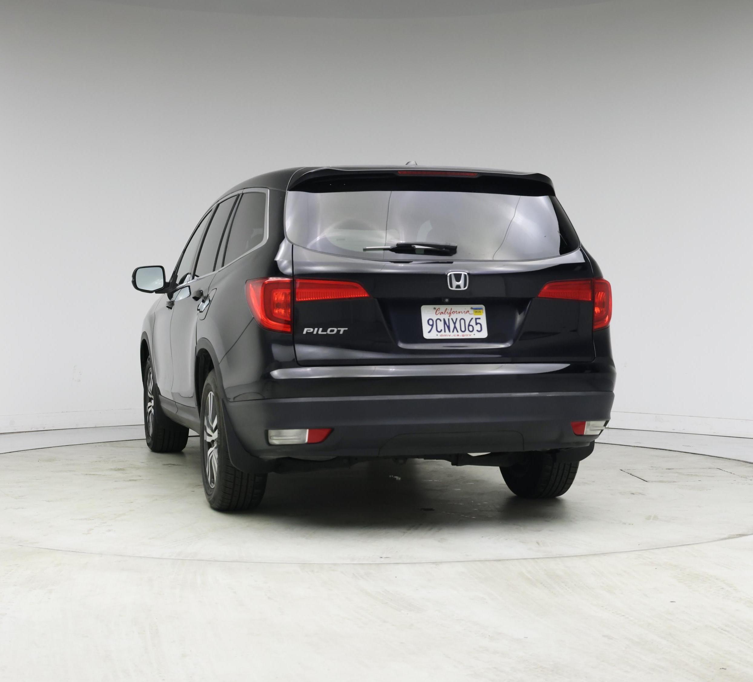 Thumbnail: 2017 Honda Pilot - 6