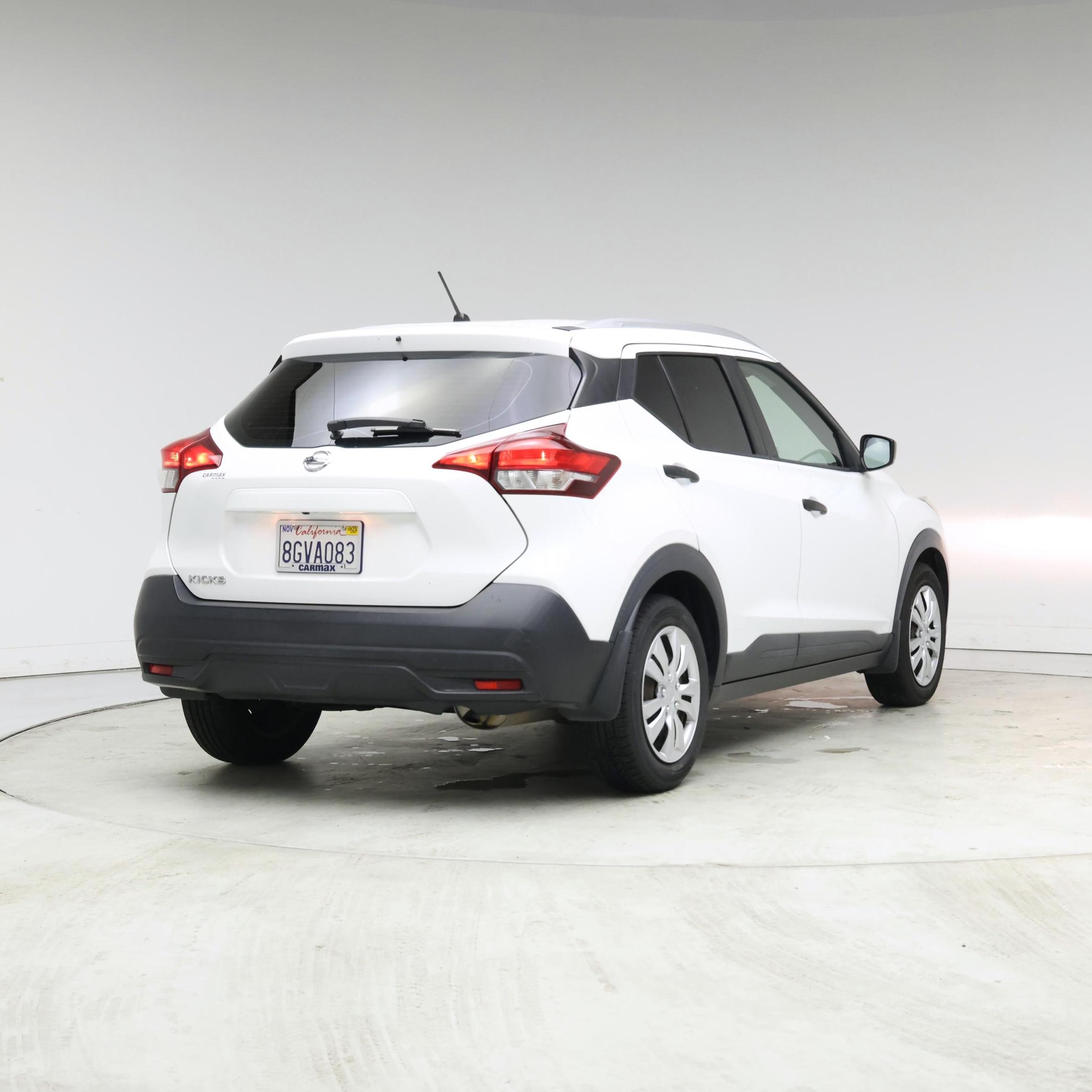 Thumbnail: 2018 Nissan Kicks - 8
