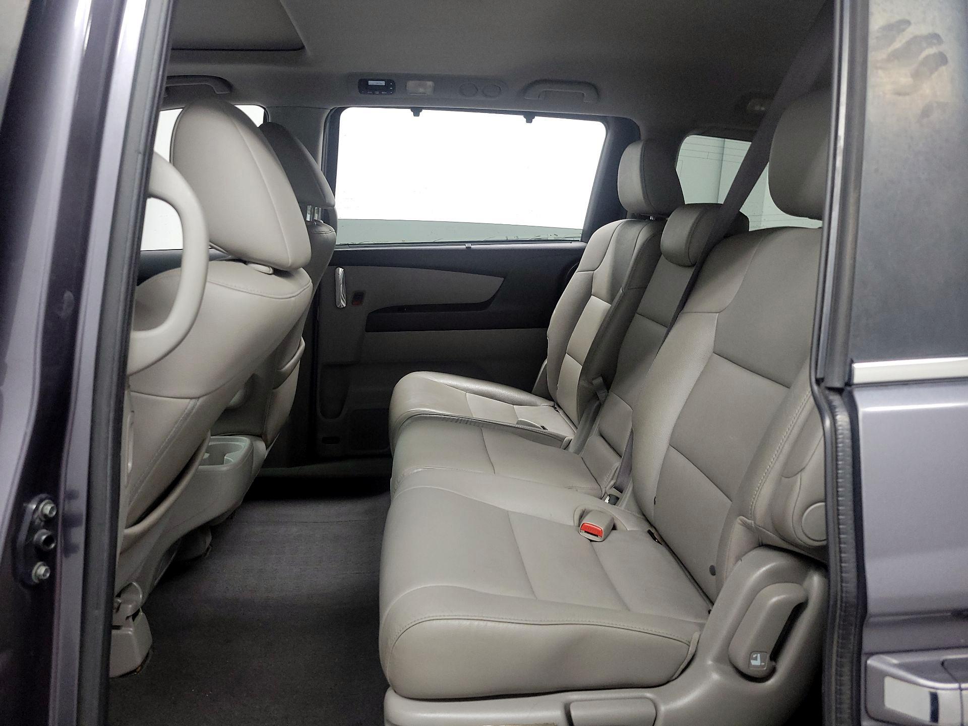 Thumbnail: 2015 Honda Odyssey - 17