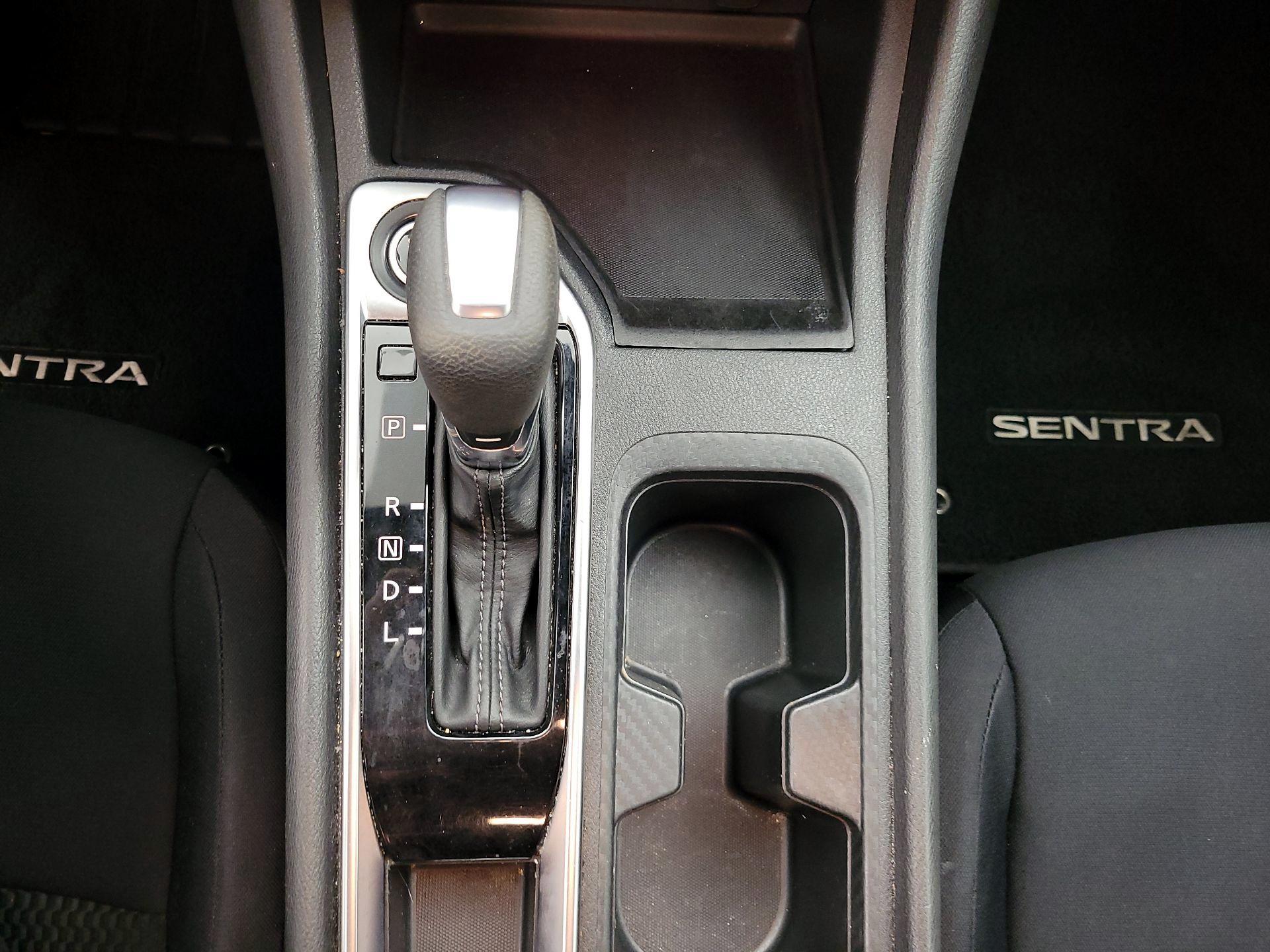 Thumbnail: 2020 Nissan Sentra - 17