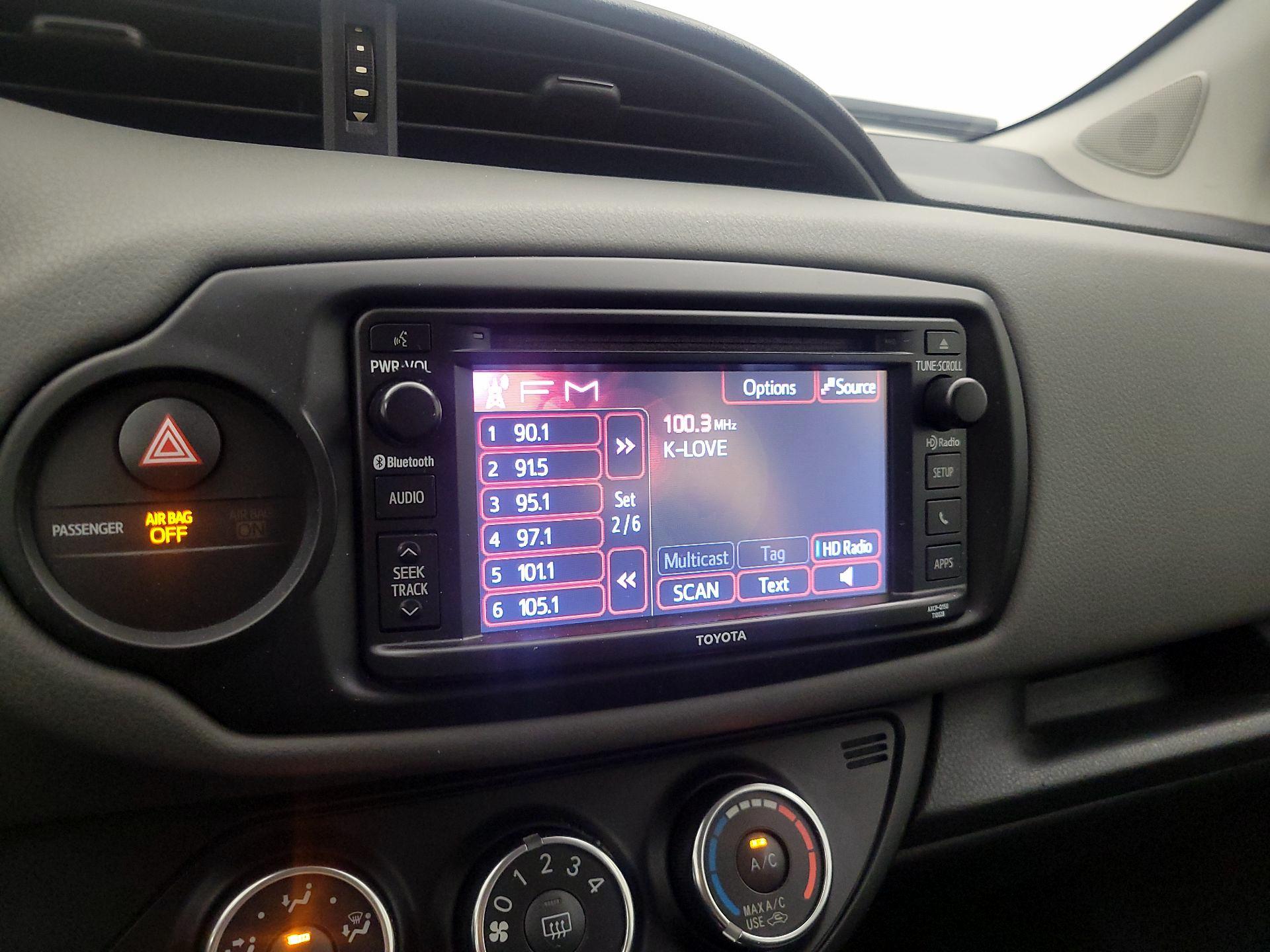 Thumbnail: 2015 Toyota Yaris - 14