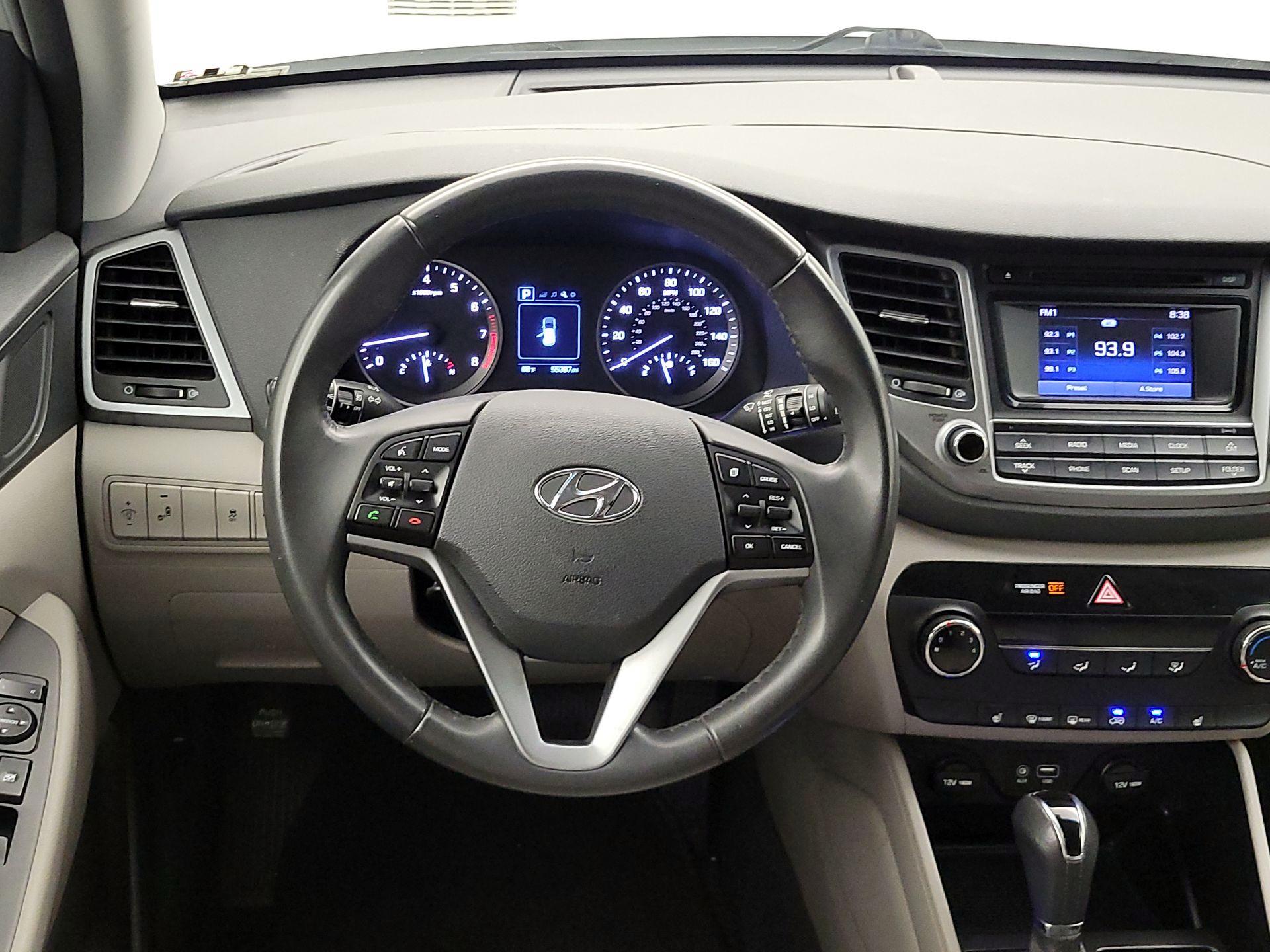 Thumbnail: 2016 Hyundai Tucson - 10