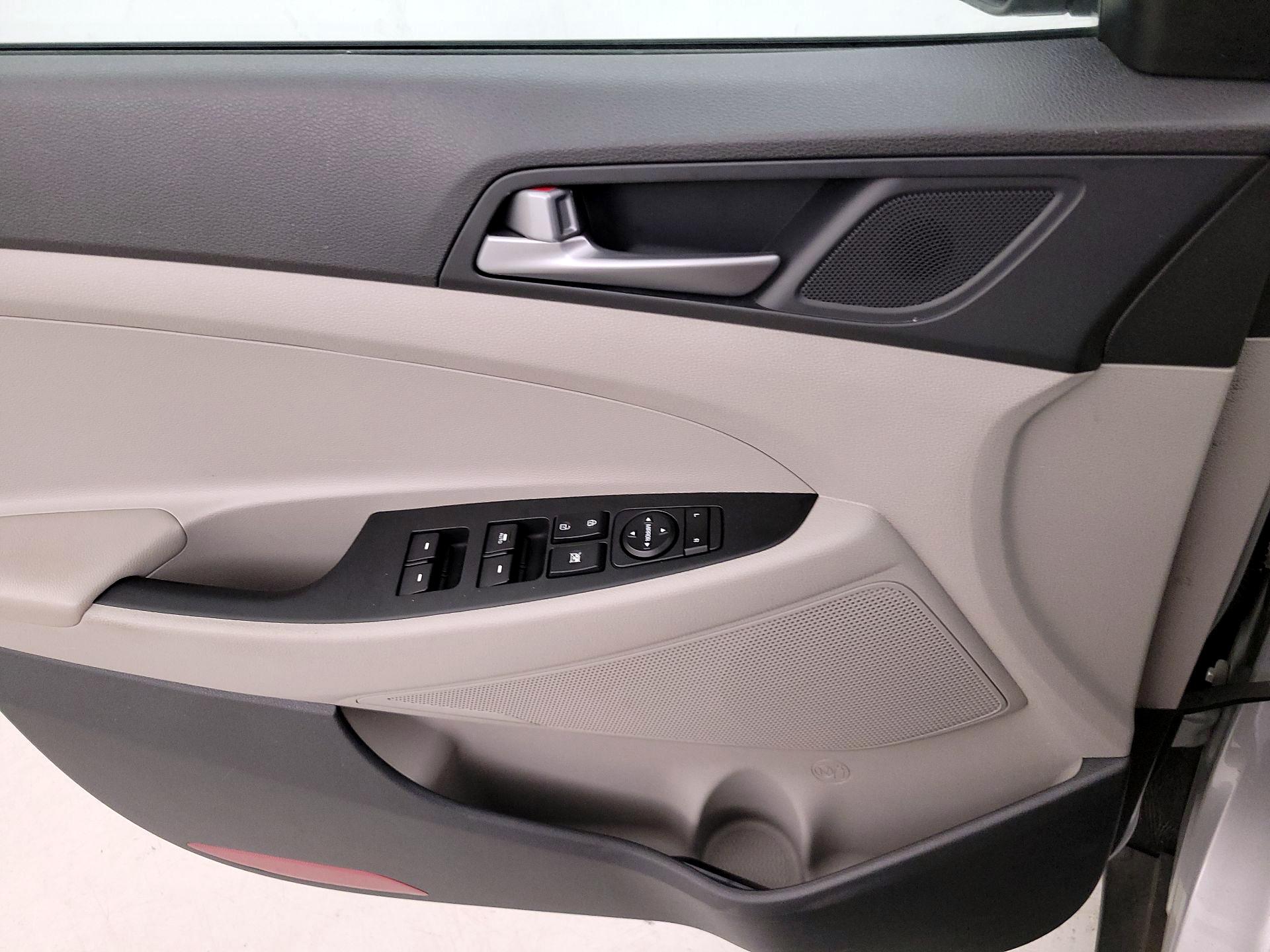Thumbnail: 2016 Hyundai Tucson - 12