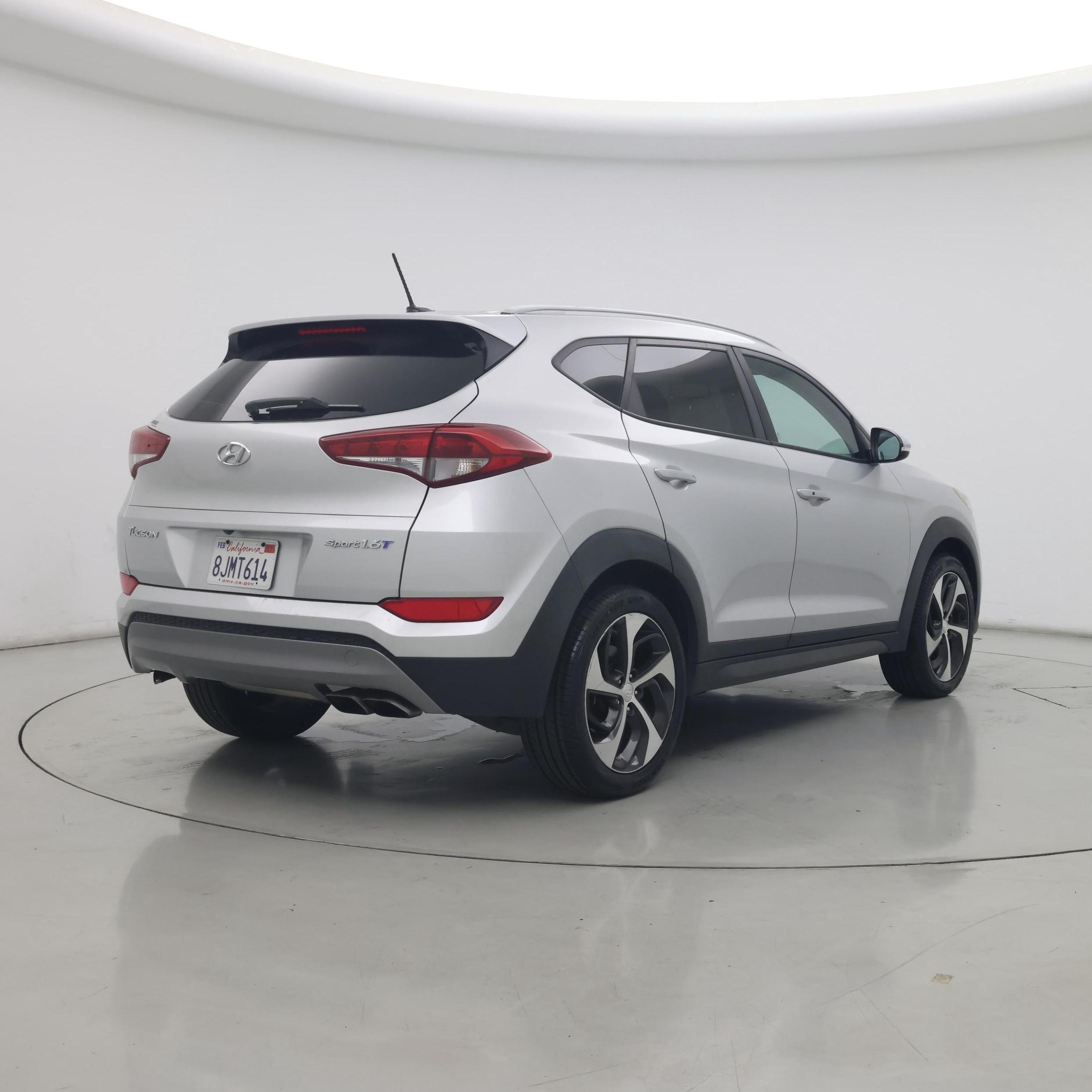 Thumbnail: 2016 Hyundai Tucson - 8