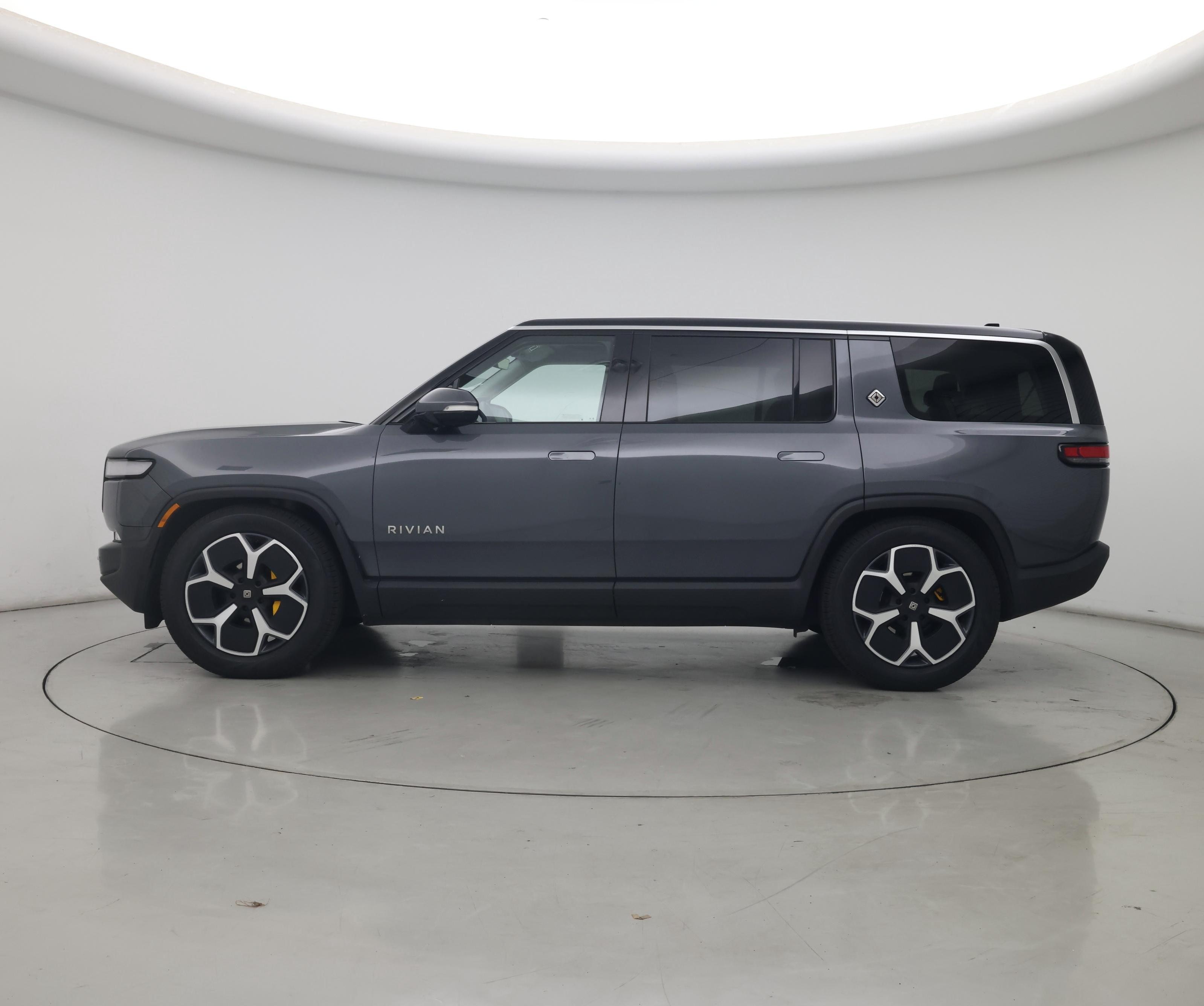 Thumbnail: 2023 Rivian R1S - 3