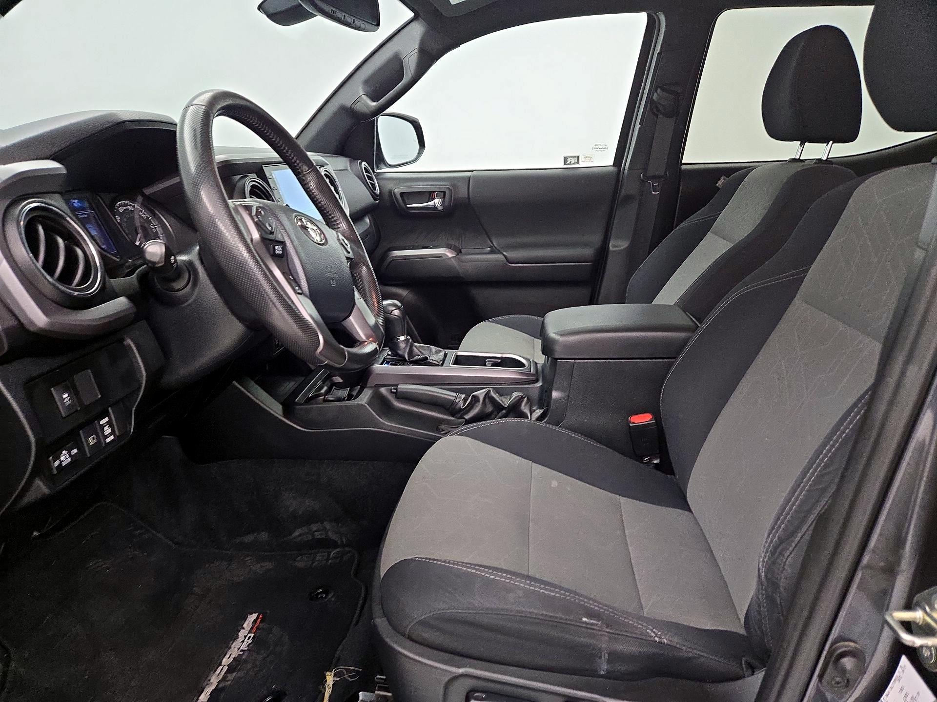 Thumbnail: 2020 Toyota Tacoma - 11