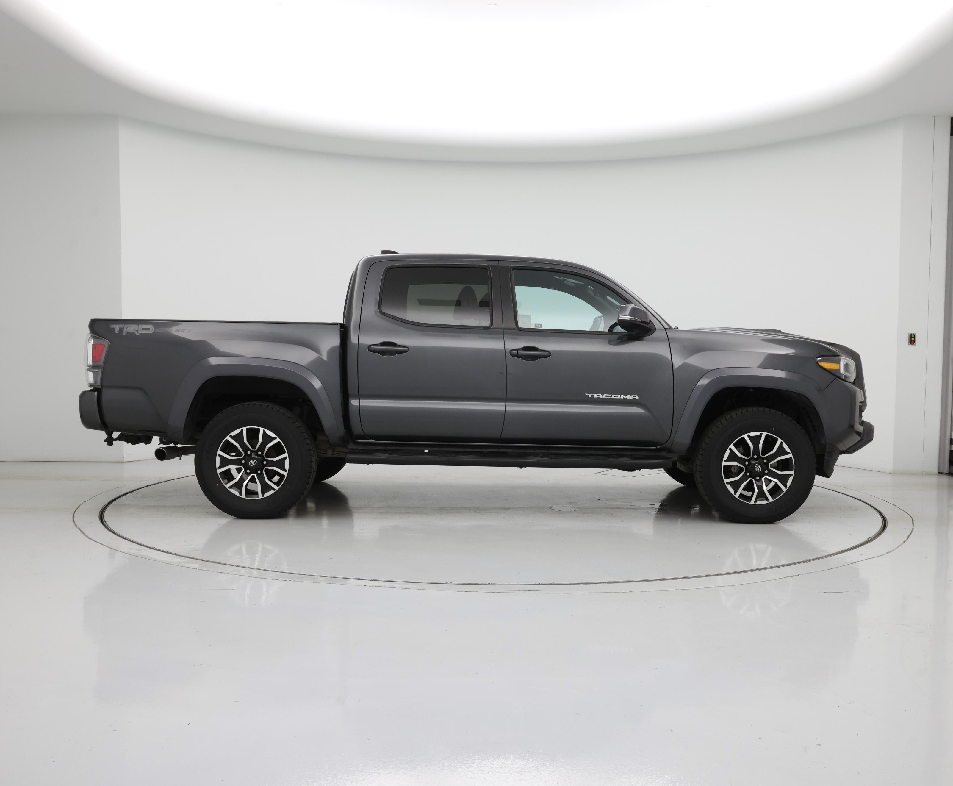 Thumbnail: 2020 Toyota Tacoma - 7