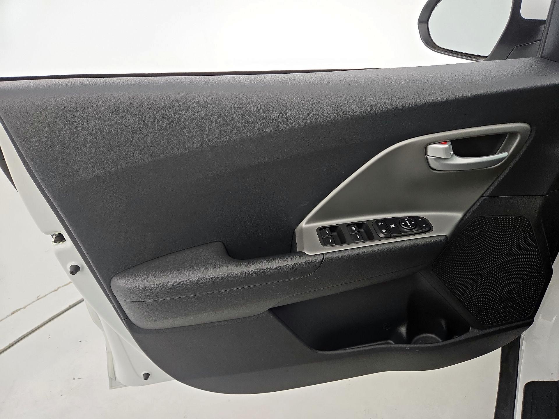 Thumbnail: 2019 Kia Niro - 12