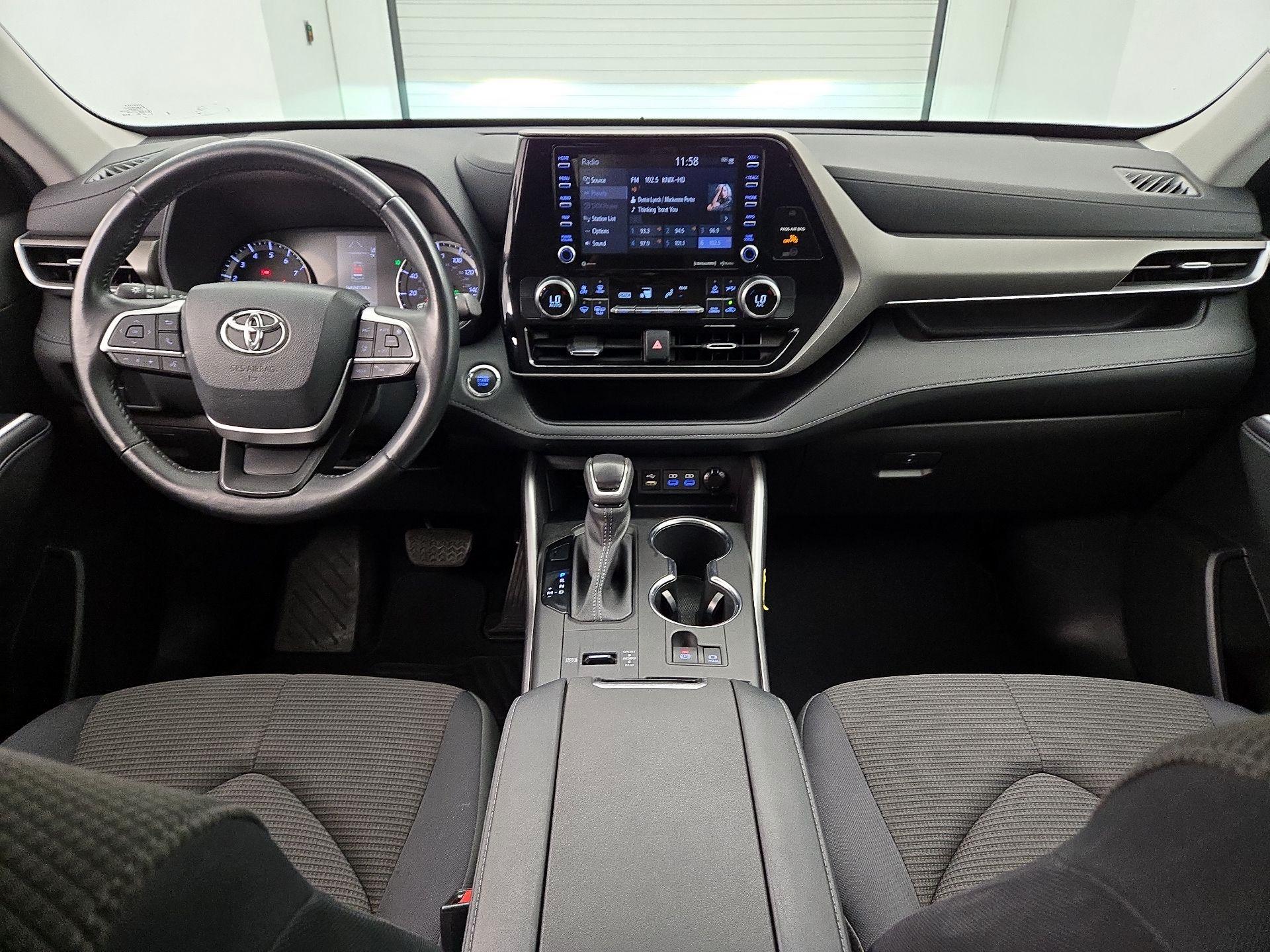 Thumbnail: 2022 Toyota Highlander - 9