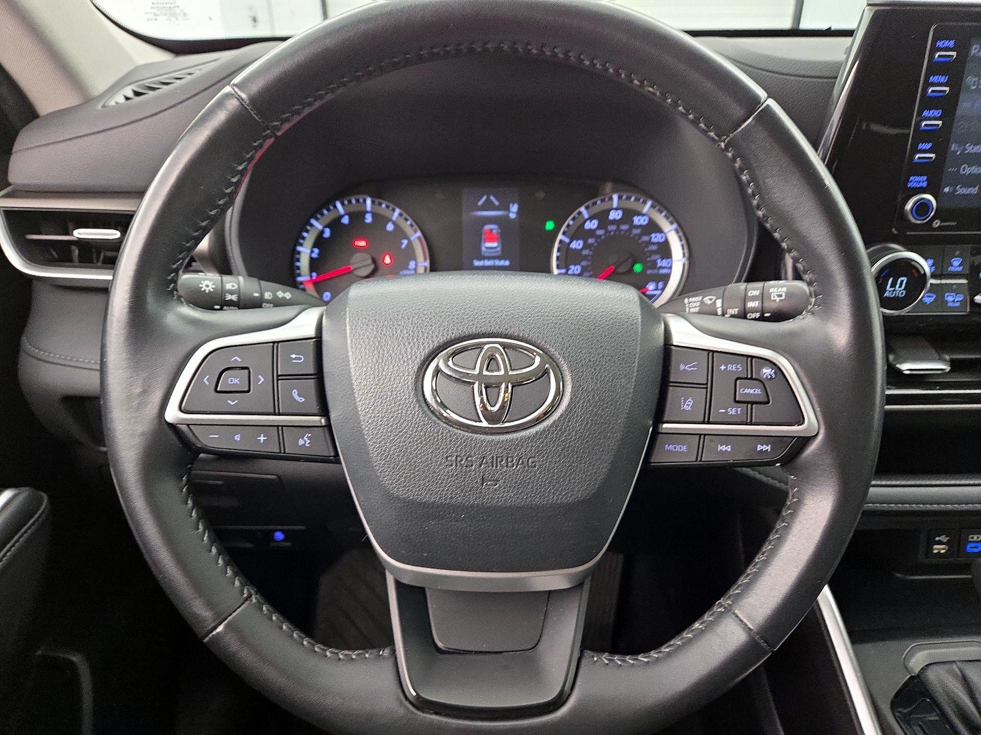 Thumbnail: 2022 Toyota Highlander - 10