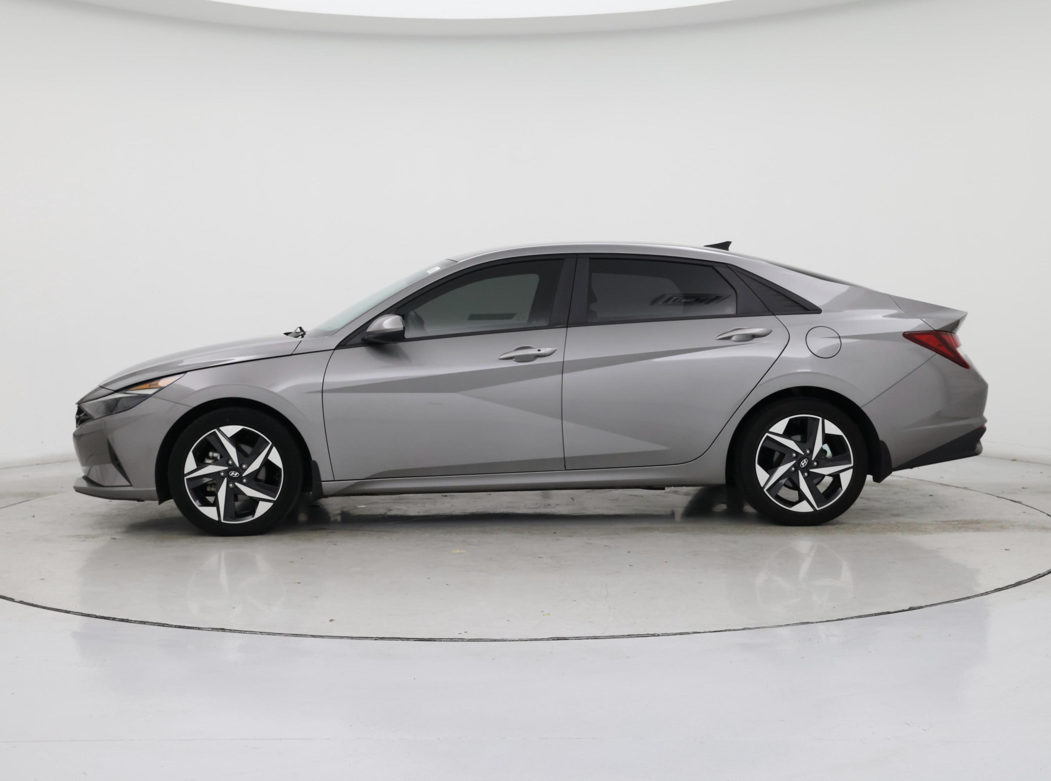 Thumbnail: 2023 Hyundai Elantra - 3
