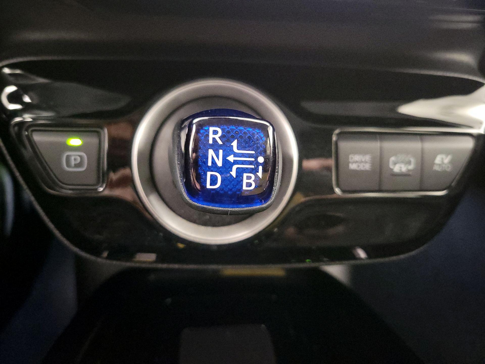 Thumbnail: 2022 Toyota Prius Prime - 17