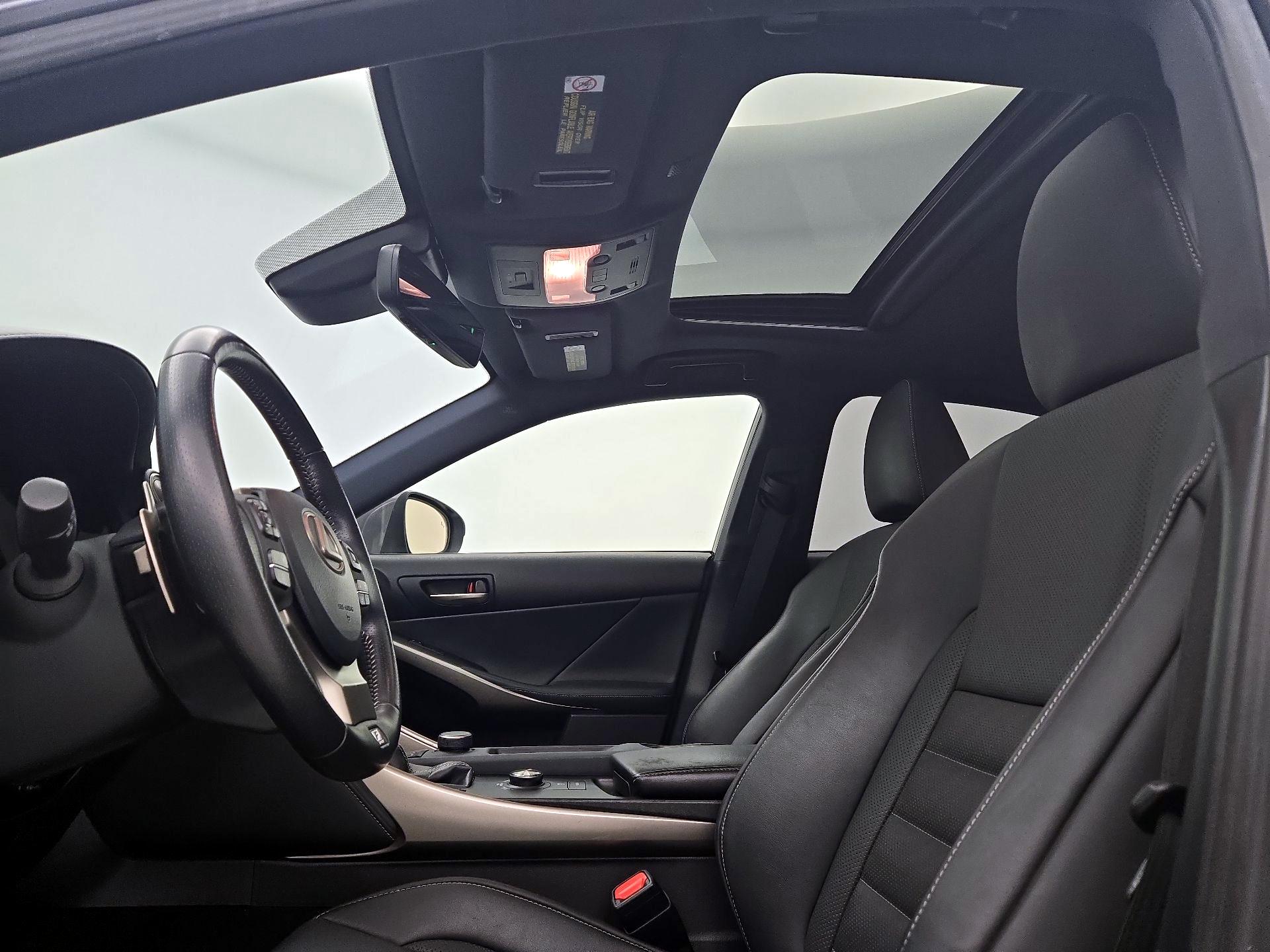 Thumbnail: 2019 Lexus IS - 19