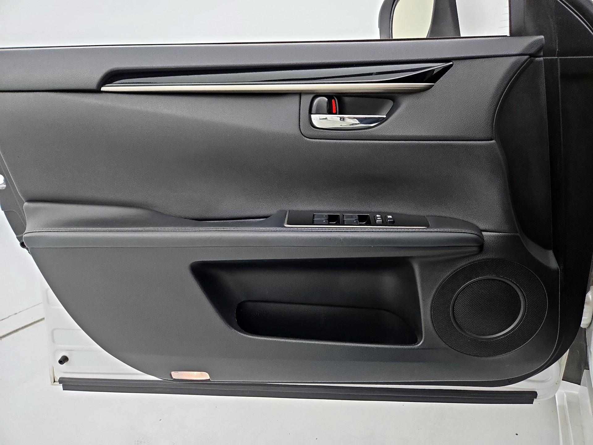 Thumbnail: 2016 Lexus ES - 12