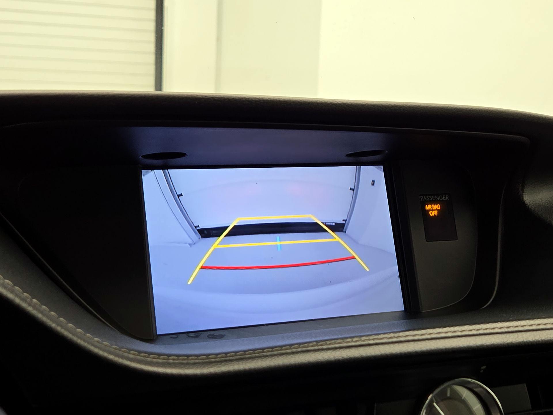 Thumbnail: 2016 Lexus ES - 14