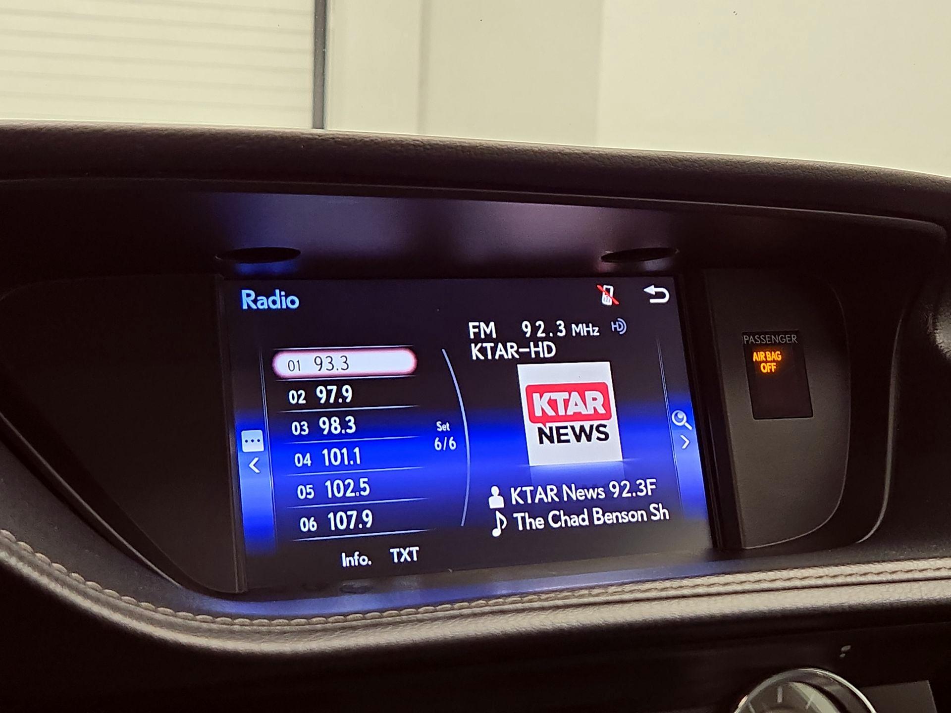 Thumbnail: 2016 Lexus ES - 15