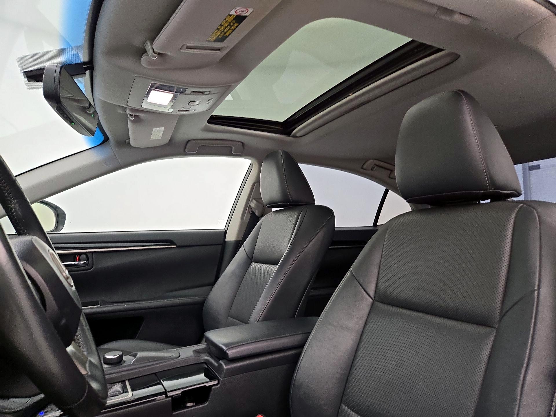 Thumbnail: 2016 Lexus ES - 19