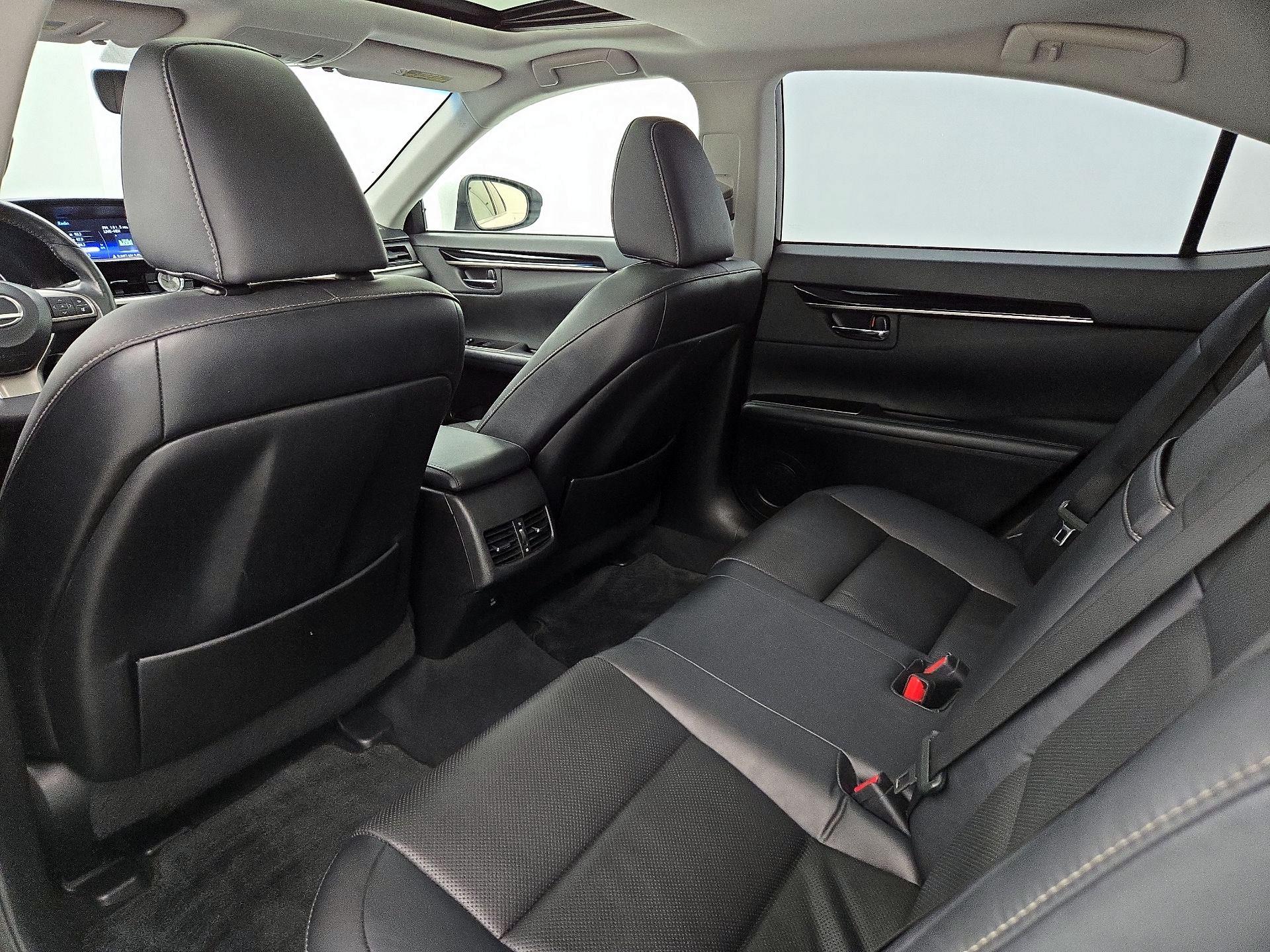 Thumbnail: 2016 Lexus ES - 20