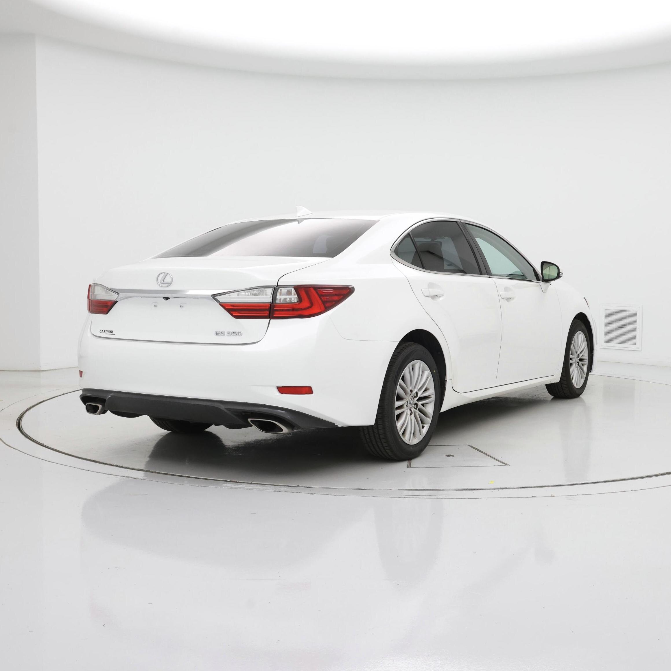 Thumbnail: 2016 Lexus ES - 8