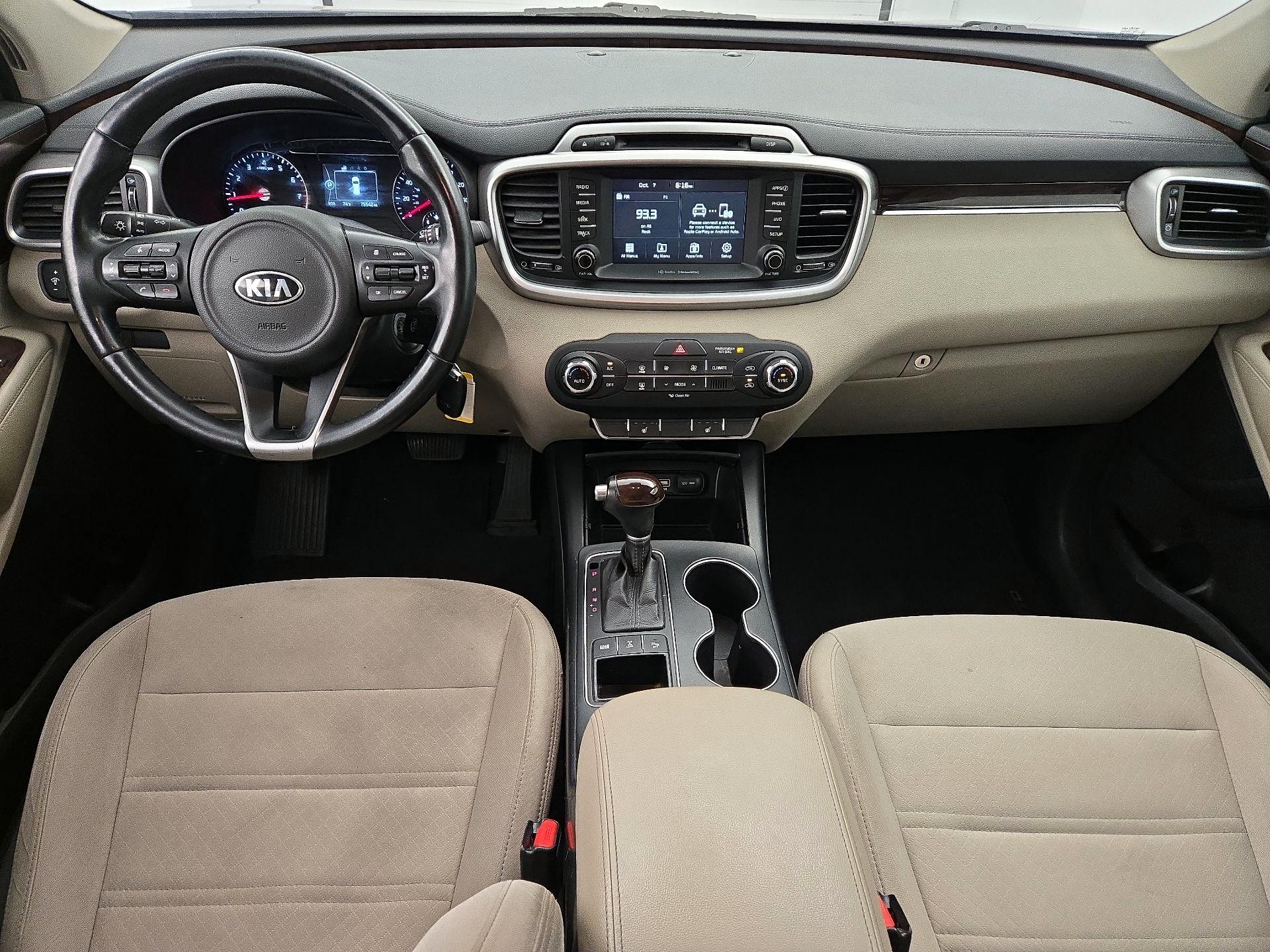 Thumbnail: 2017 Kia Sorento - 9